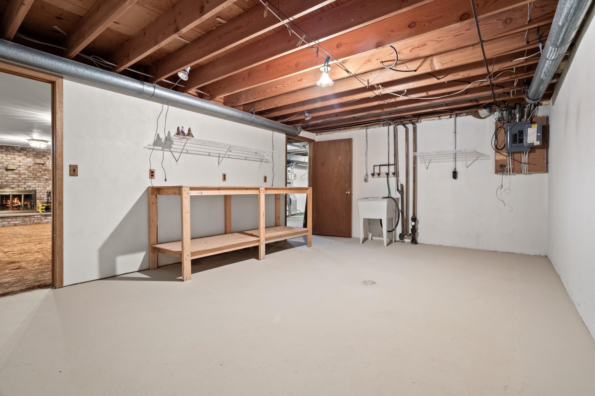 1966 single family home for sale at 2503 14th Street S in Moorhead, MN — 3 bed, 2 bath (photo 22 of 29)
