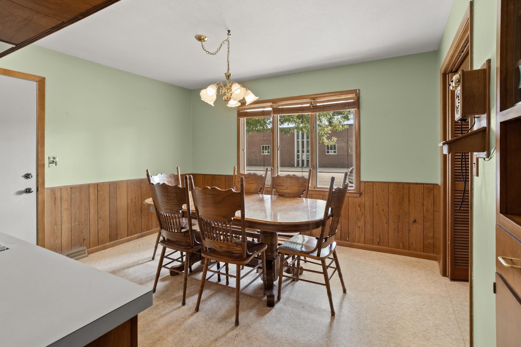 1966 single family home for sale at 2503 14th Street S in Moorhead, MN — 3 bed, 2 bath (photo 7 of 29)