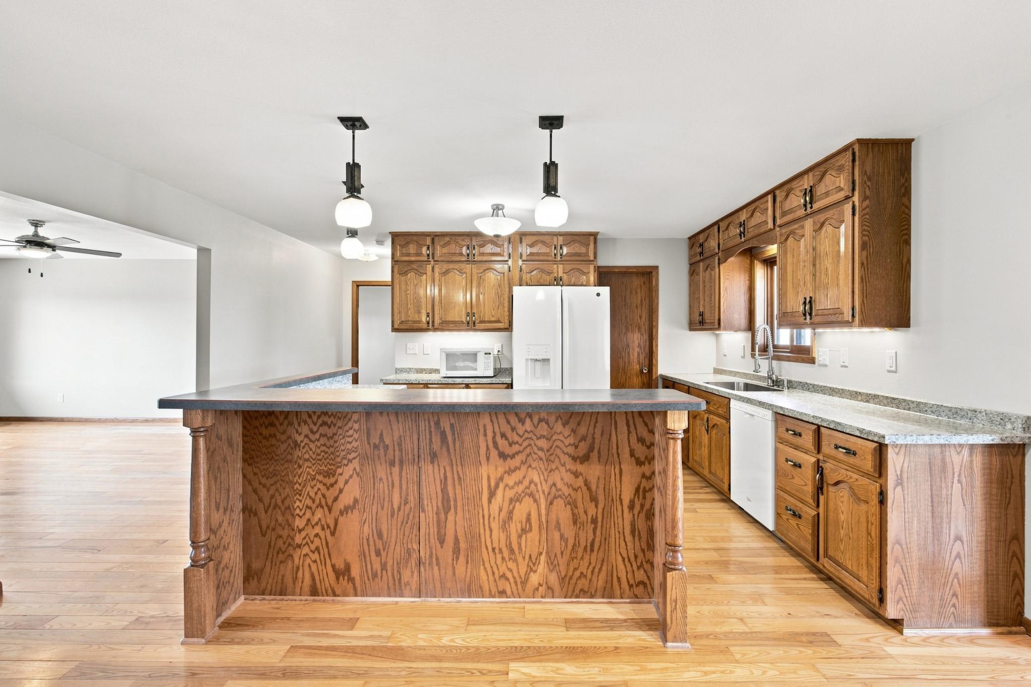 1985 single family home for sale at 7030 110th Avenue S in Sabin, MN — 3 bed, 3 bath (photo 13 of 76)