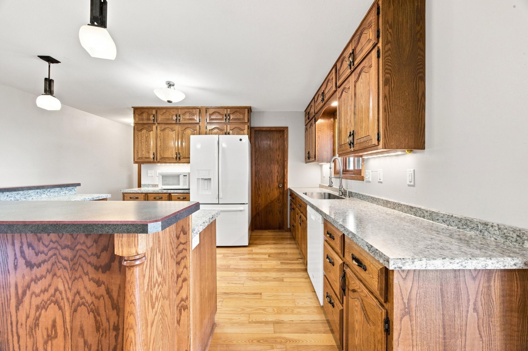 1985 single family home for sale at 7030 110th Avenue S in Sabin, MN — 3 bed, 3 bath (photo 14 of 76)