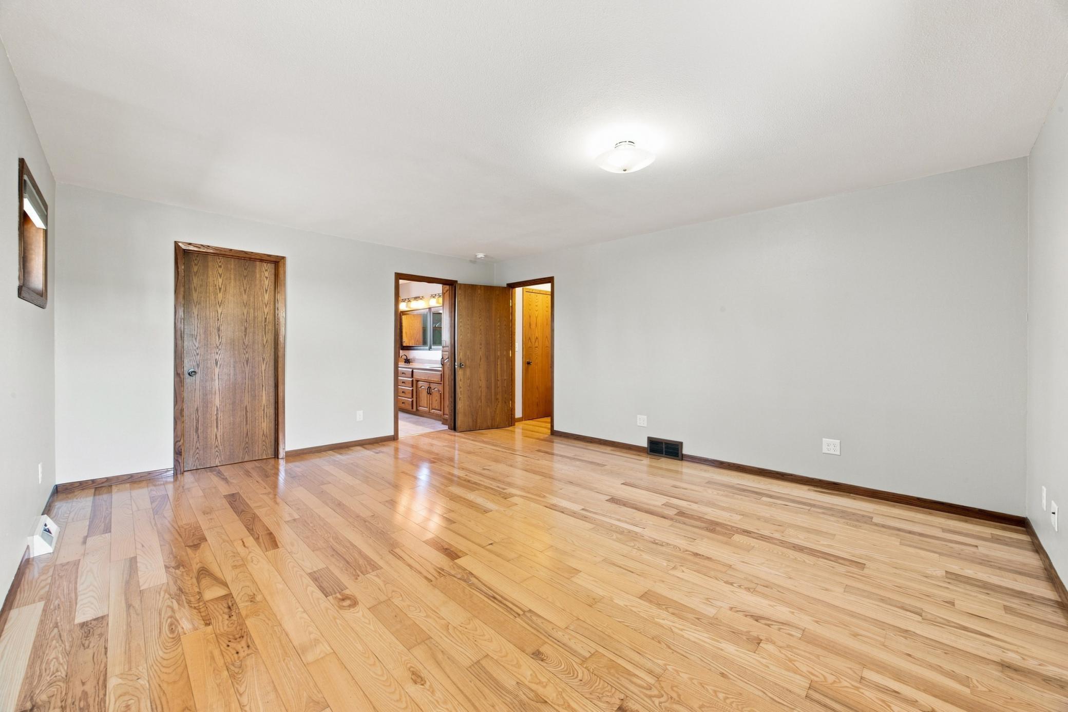 1985 single family home for sale at 7030 110th Avenue S in Sabin, MN — 3 bed, 3 bath (photo 25 of 76)