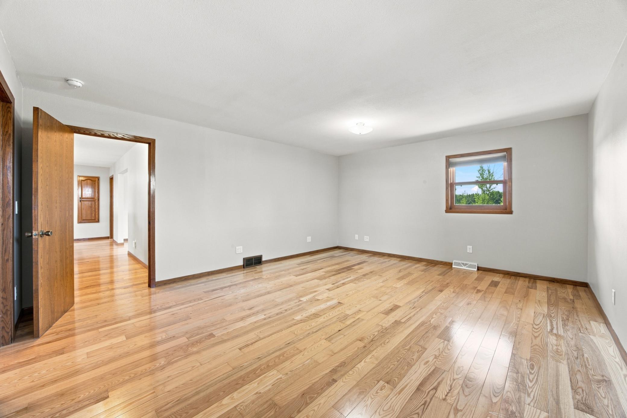 1985 single family home for sale at 7030 110th Avenue S in Sabin, MN — 3 bed, 3 bath (photo 26 of 76)