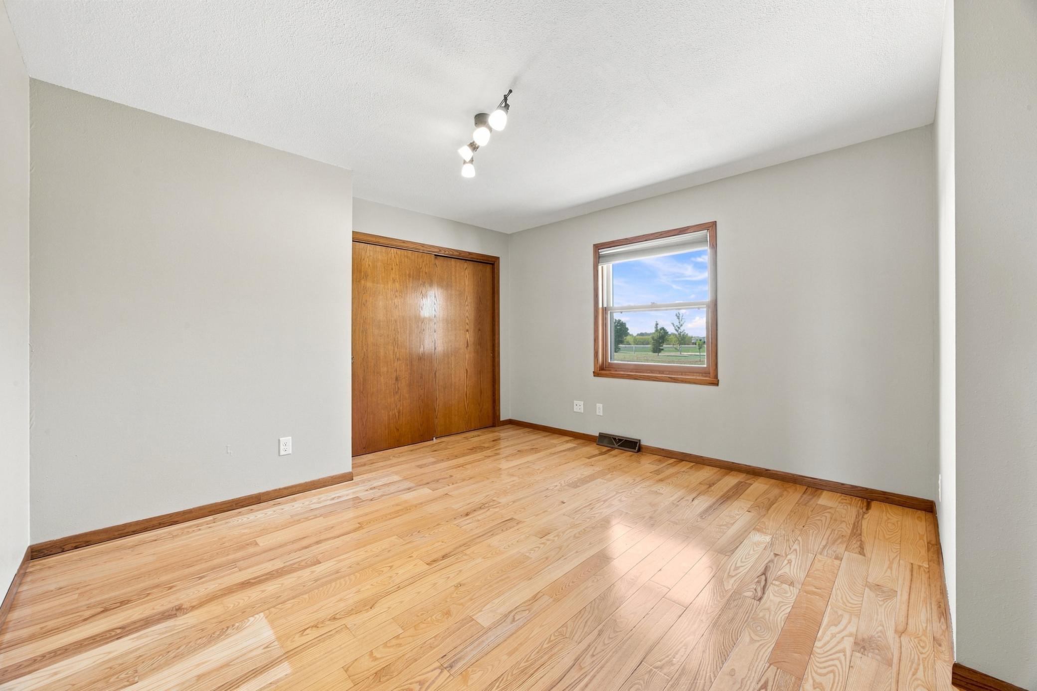 1985 single family home for sale at 7030 110th Avenue S in Sabin, MN — 3 bed, 3 bath (photo 29 of 76)