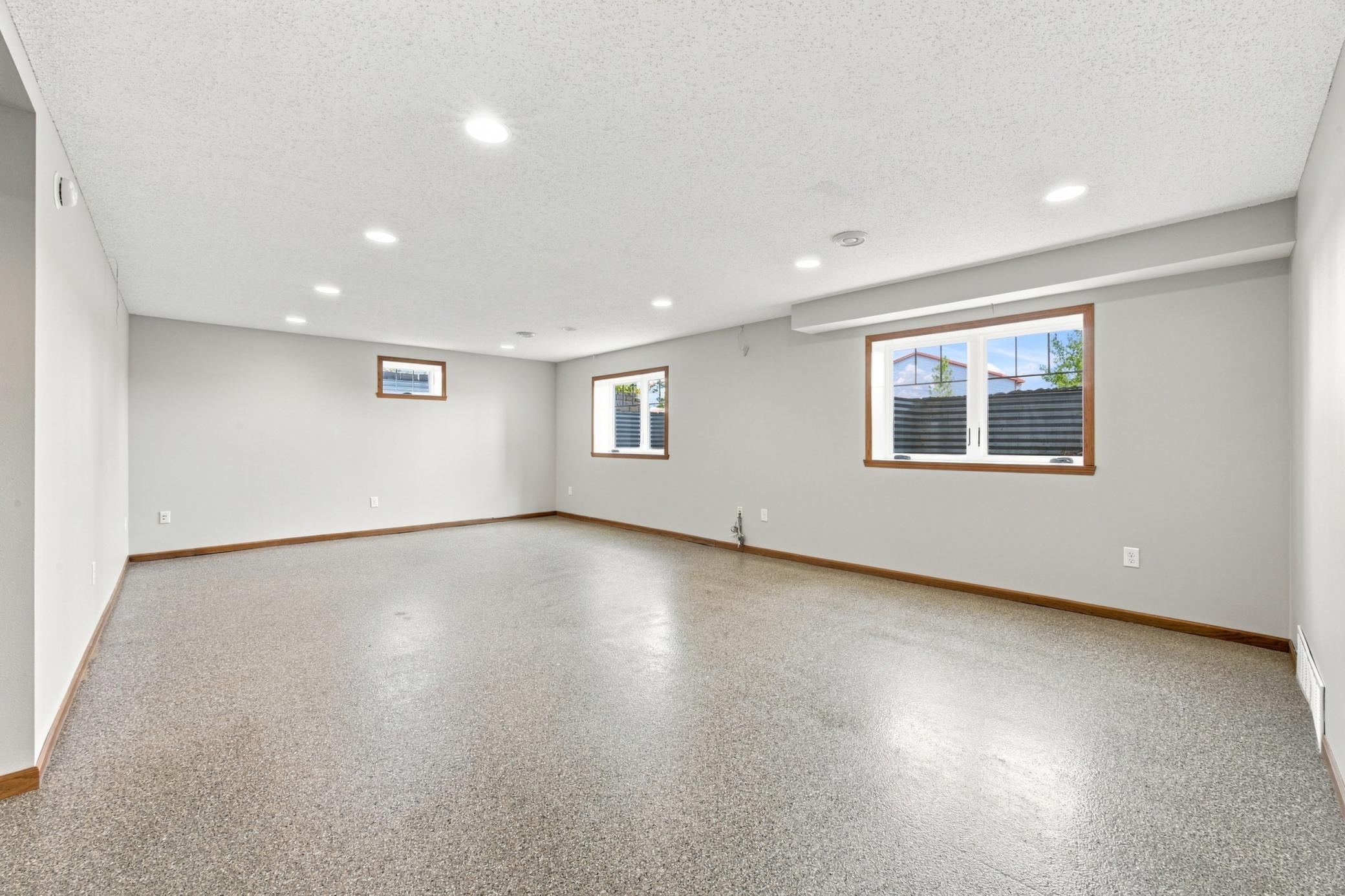 1985 single family home for sale at 7030 110th Avenue S in Sabin, MN — 3 bed, 3 bath (photo 32 of 76)