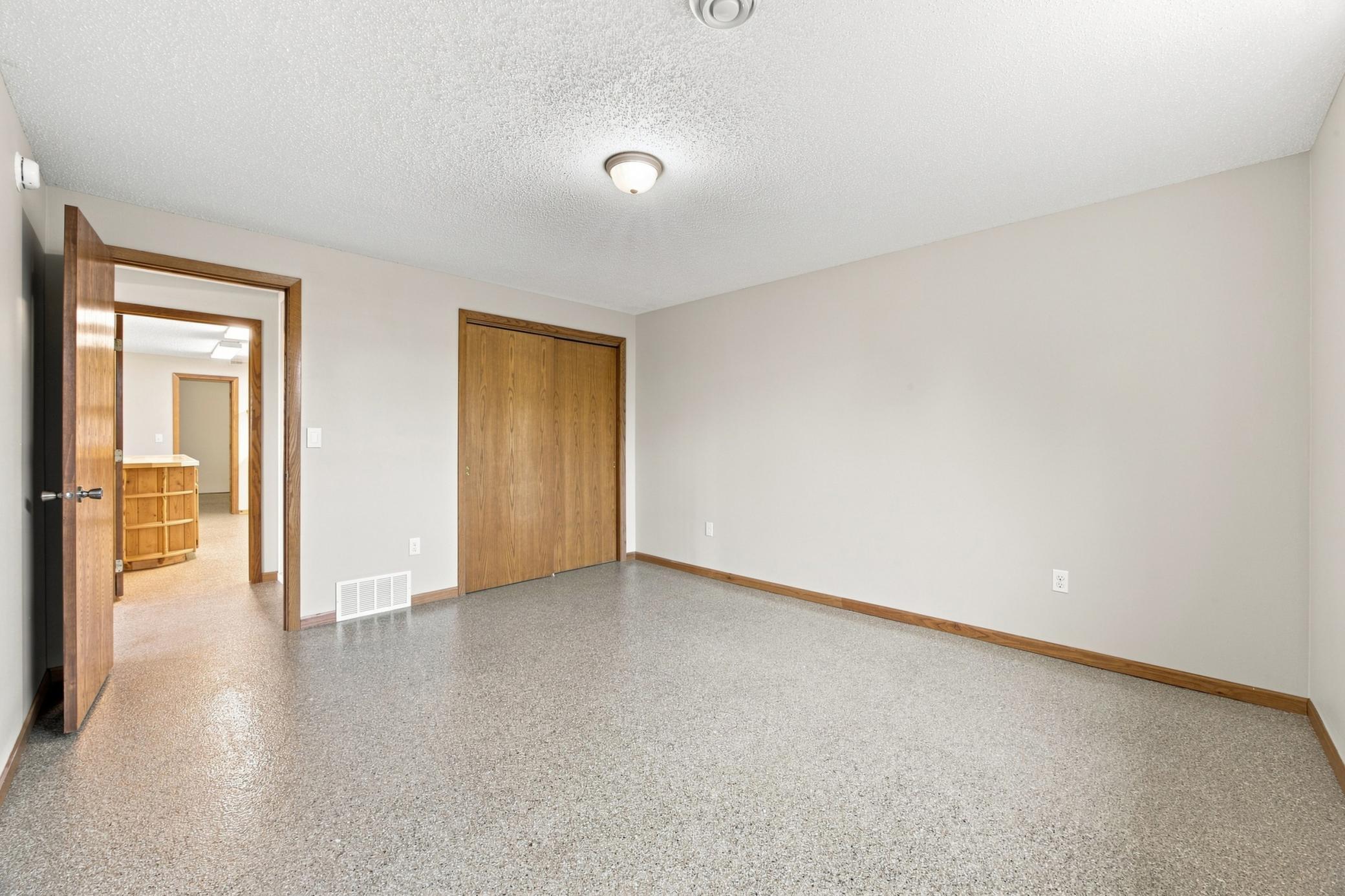 1985 single family home for sale at 7030 110th Avenue S in Sabin, MN — 3 bed, 3 bath (photo 36 of 76)