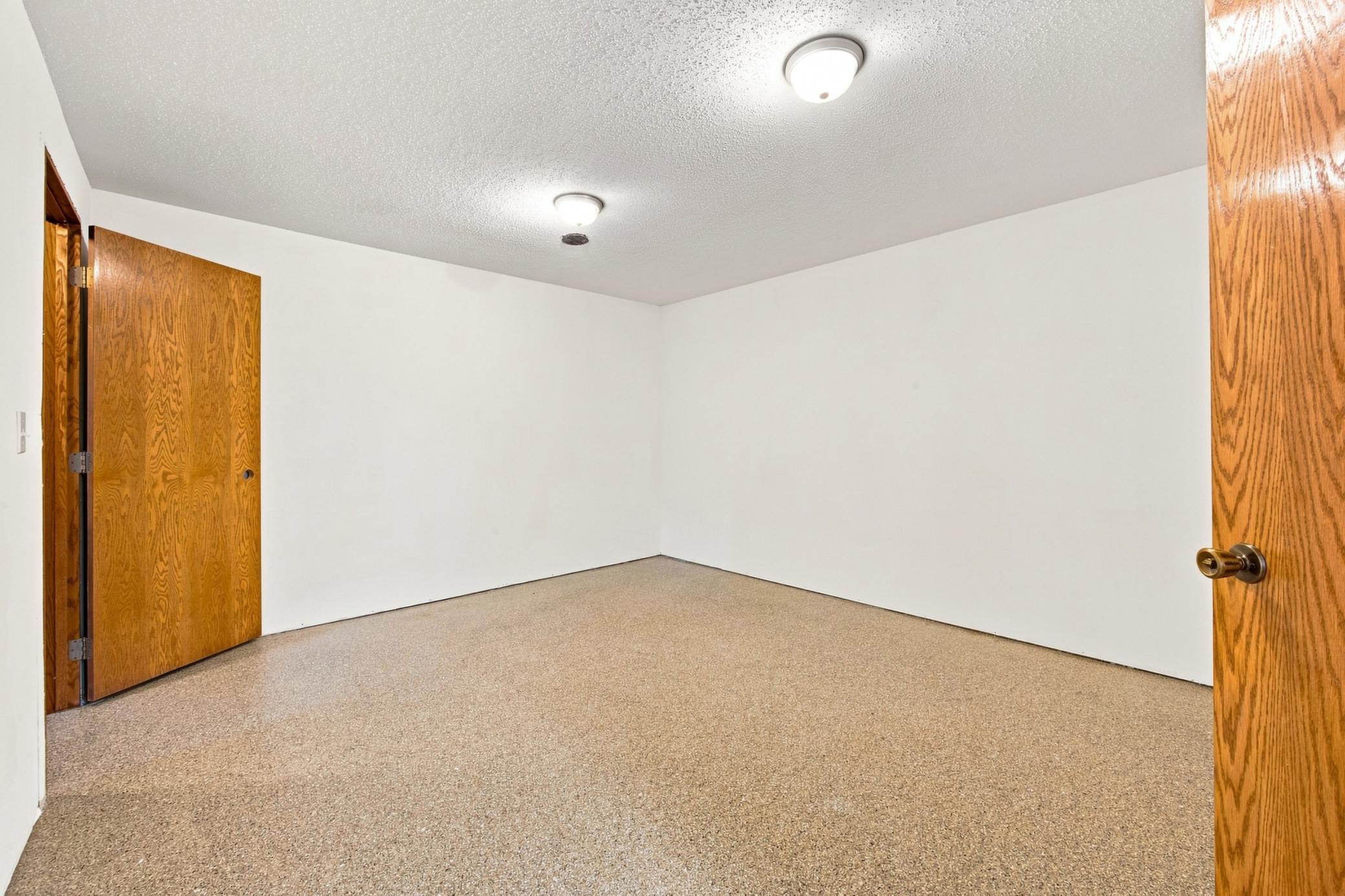 1985 single family home for sale at 7030 110th Avenue S in Sabin, MN — 3 bed, 3 bath (photo 41 of 76)