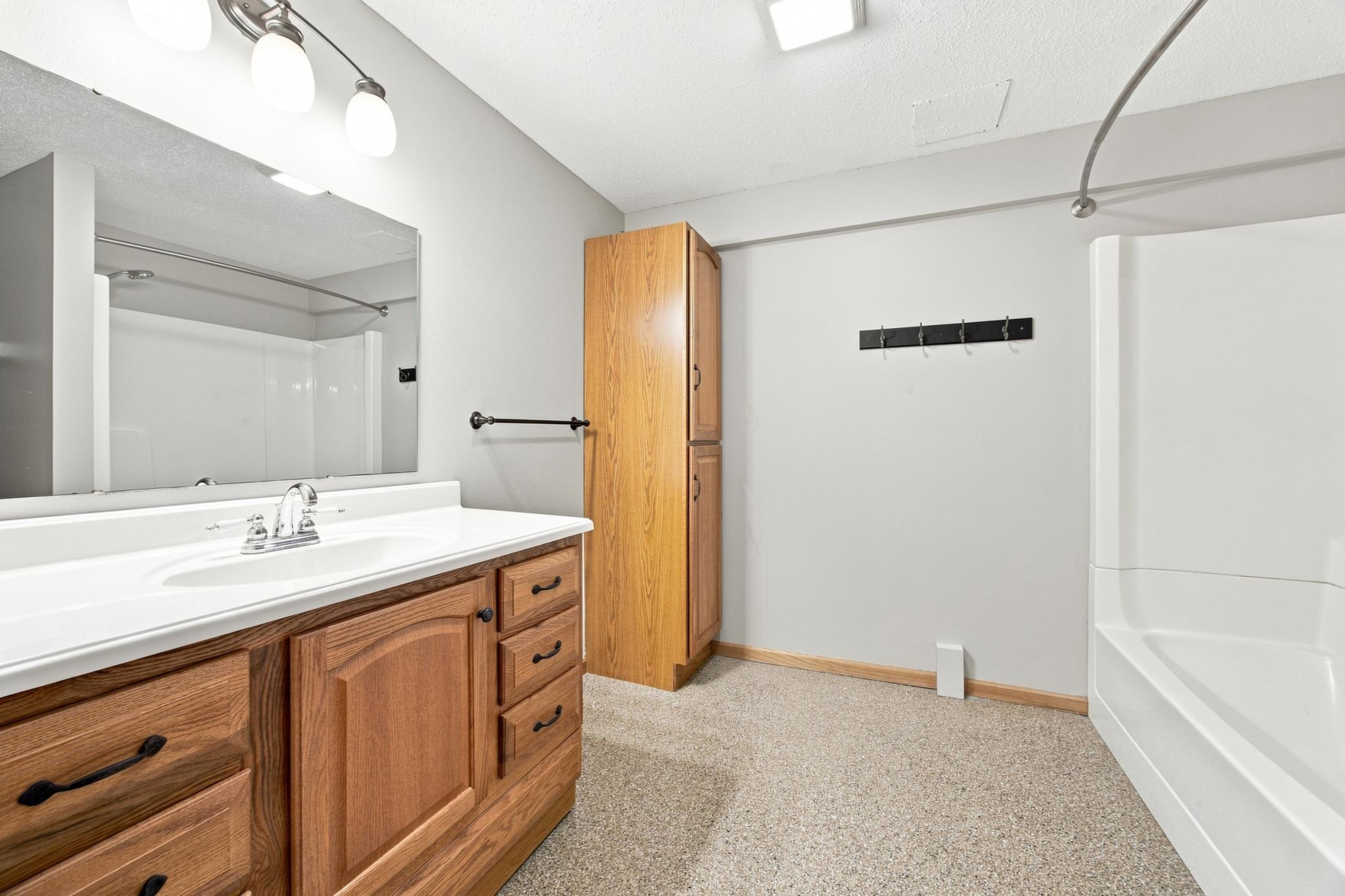 1985 single family home for sale at 7030 110th Avenue S in Sabin, MN — 3 bed, 3 bath (photo 43 of 76)