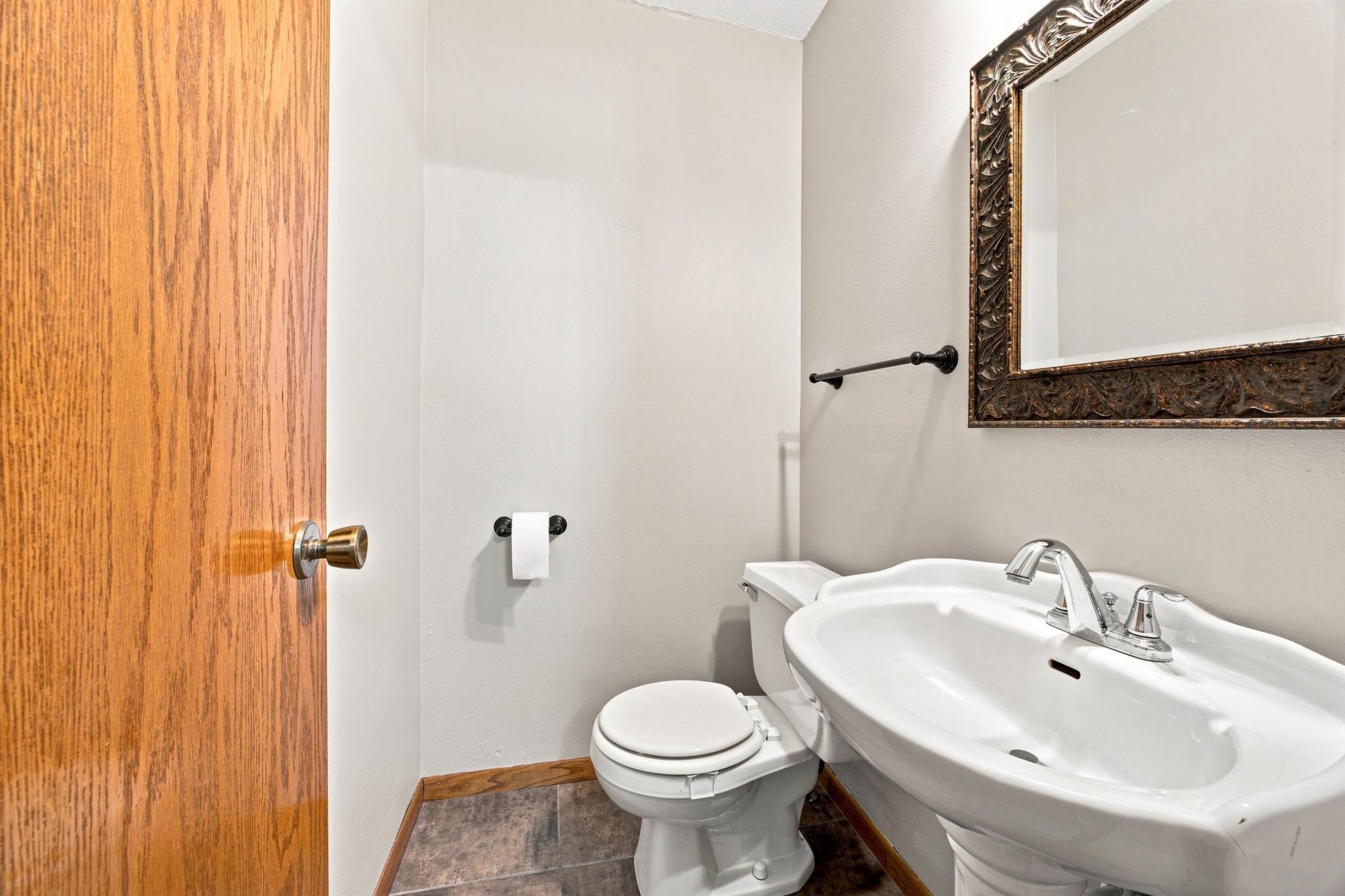 1985 single family home for sale at 7030 110th Avenue S in Sabin, MN — 3 bed, 3 bath (photo 44 of 76)