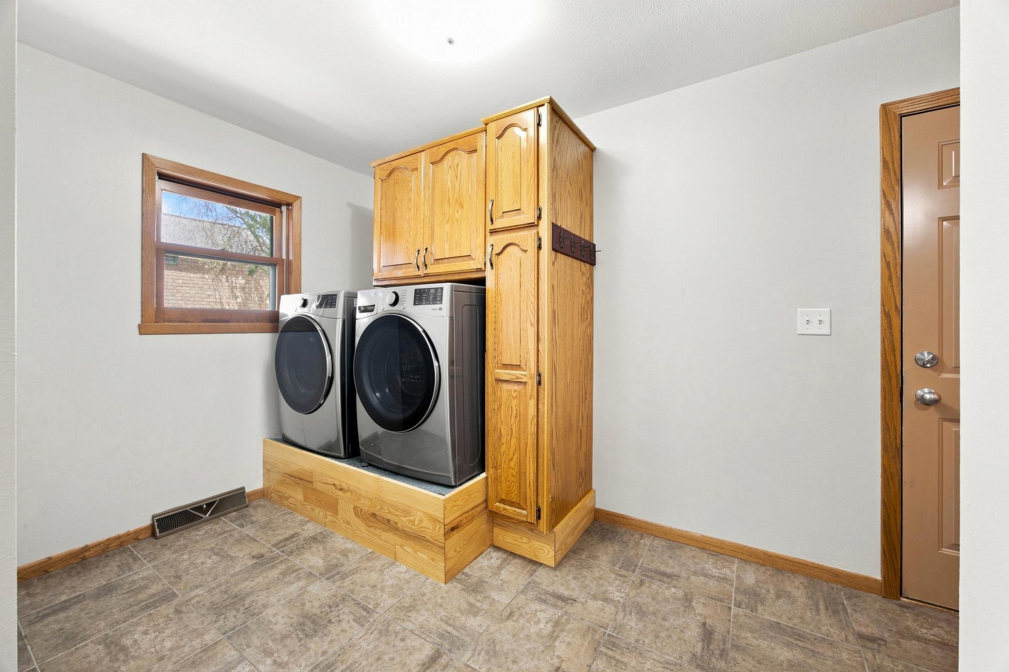 1985 single family home for sale at 7030 110th Avenue S in Sabin, MN — 3 bed, 3 bath (photo 45 of 76)