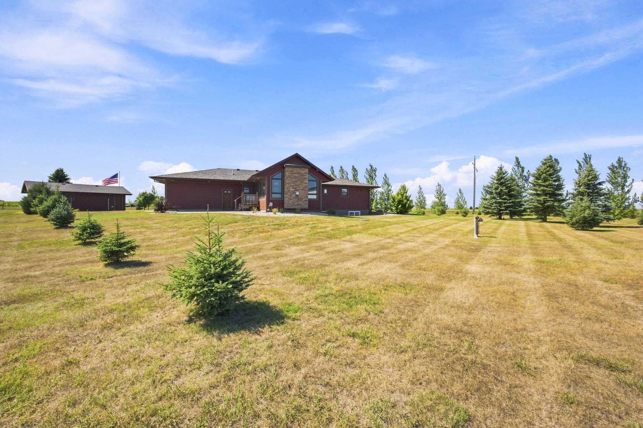 1985 single family home for sale at 7030 110th Avenue S in Sabin, MN — 3 bed, 3 bath (photo 49 of 76)