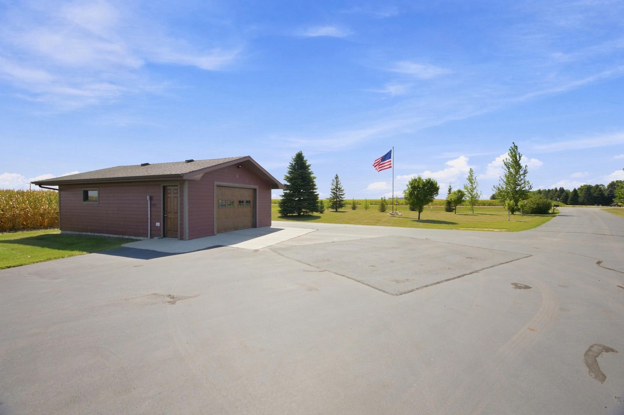 1985 single family home for sale at 7030 110th Avenue S in Sabin, MN — 3 bed, 3 bath (photo 51 of 76)