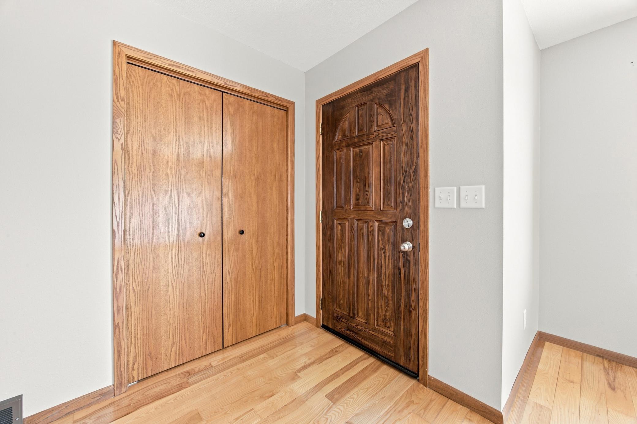 1985 single family home for sale at 7030 110th Avenue S in Sabin, MN — 3 bed, 3 bath (photo 7 of 76)