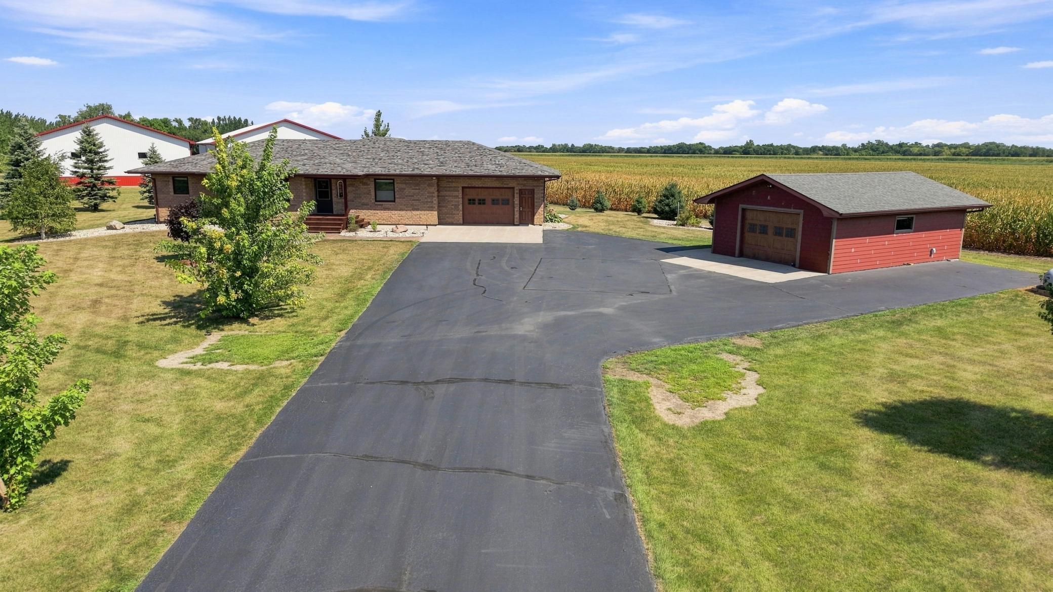 1985 single family home for sale at 7030 110th Avenue S in Sabin, MN — 3 bed, 3 bath (photo 65 of 76)