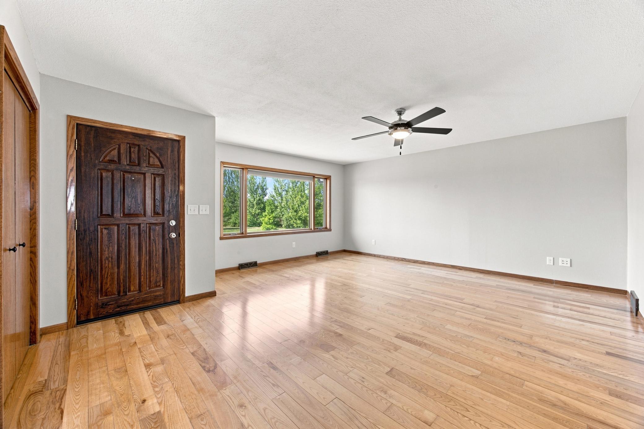 1985 single family home for sale at 7030 110th Avenue S in Sabin, MN — 3 bed, 3 bath (photo 9 of 76)