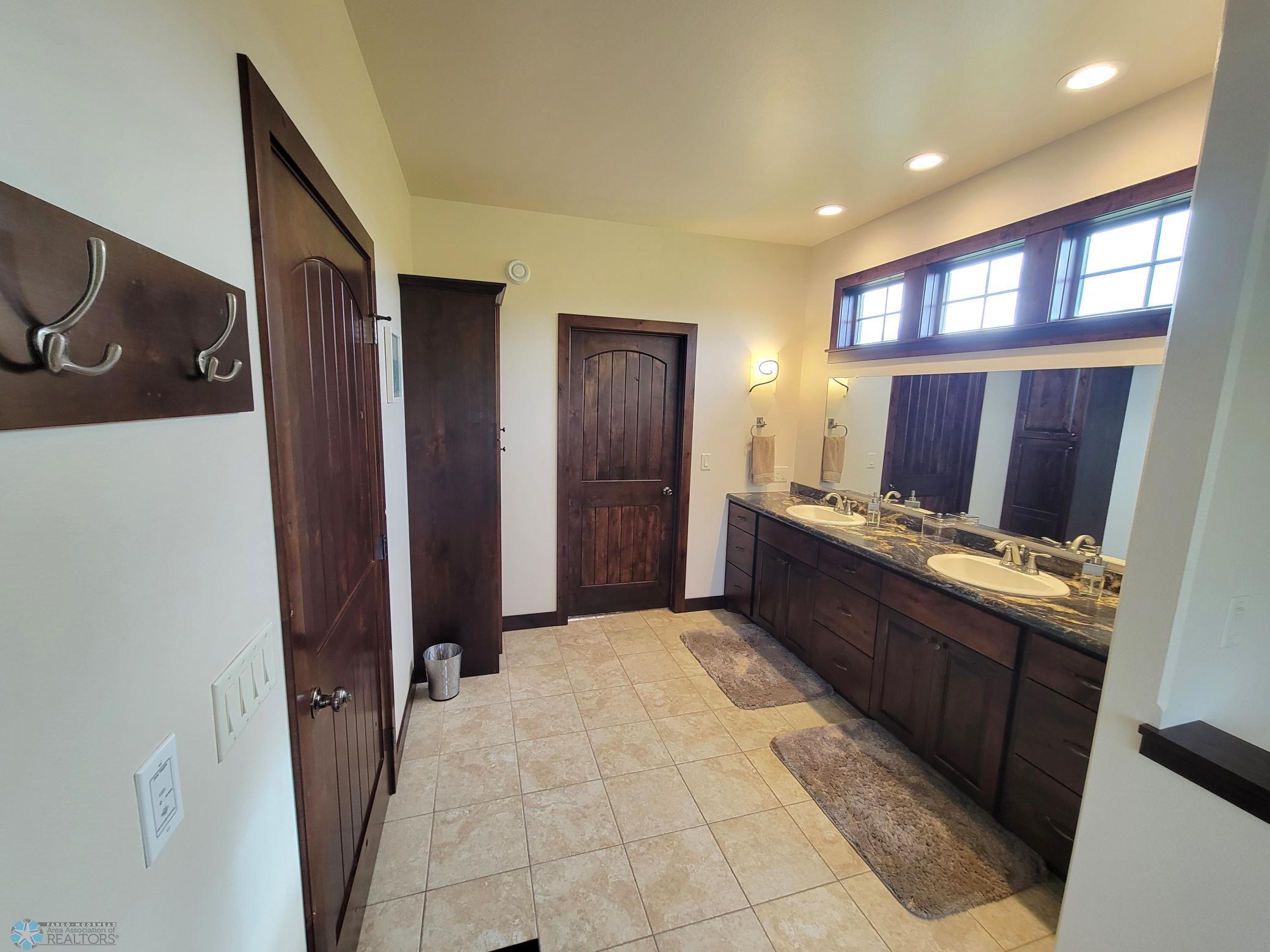 2015 single family home for sale at 11003 Eagles Nest Court in Audubon, MN — 5 bed, 3 bath (photo 17 of 34)