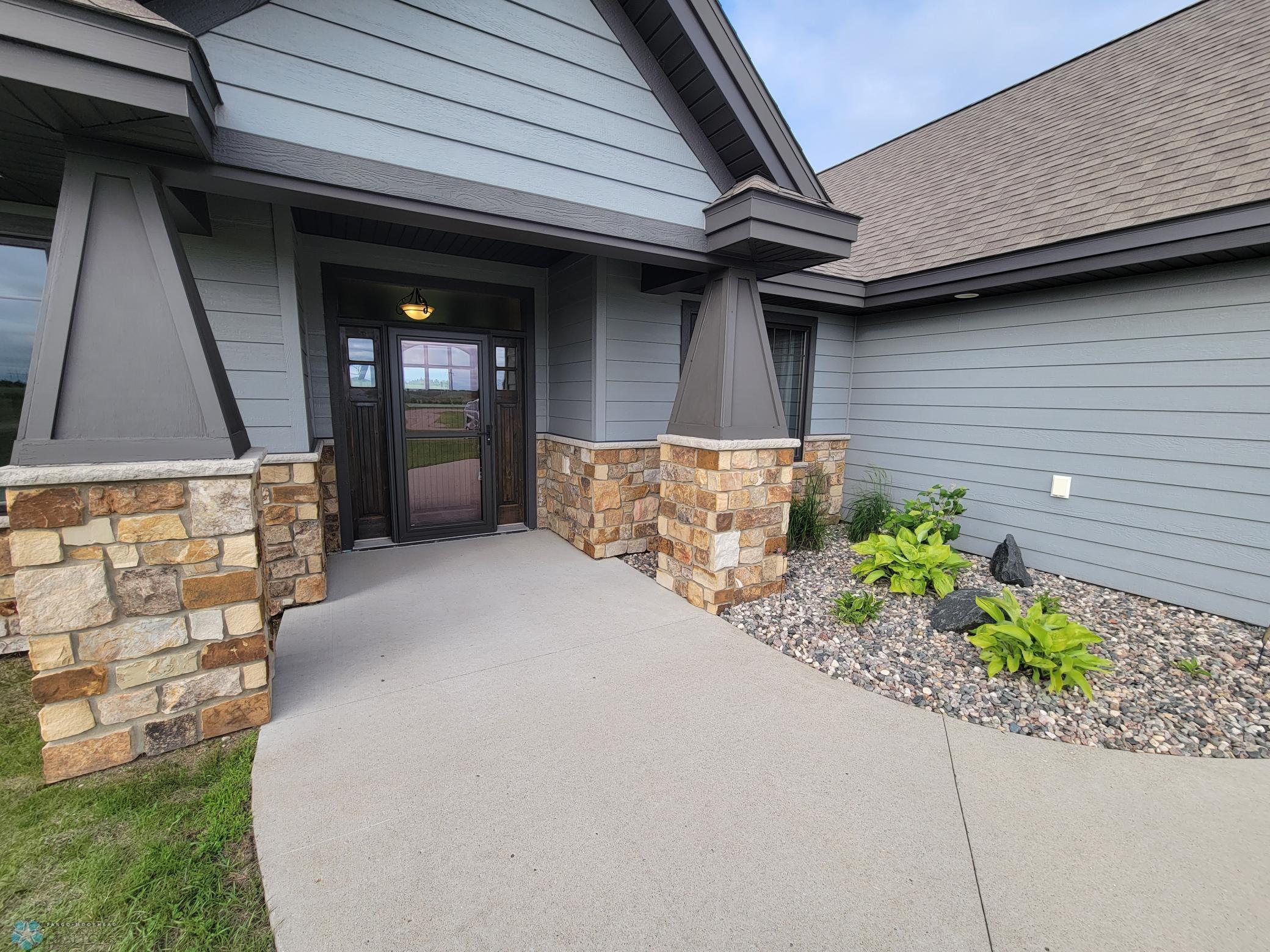 2015 single family home for sale at 11003 Eagles Nest Court in Audubon, MN — 5 bed, 3 bath (photo 3 of 34)