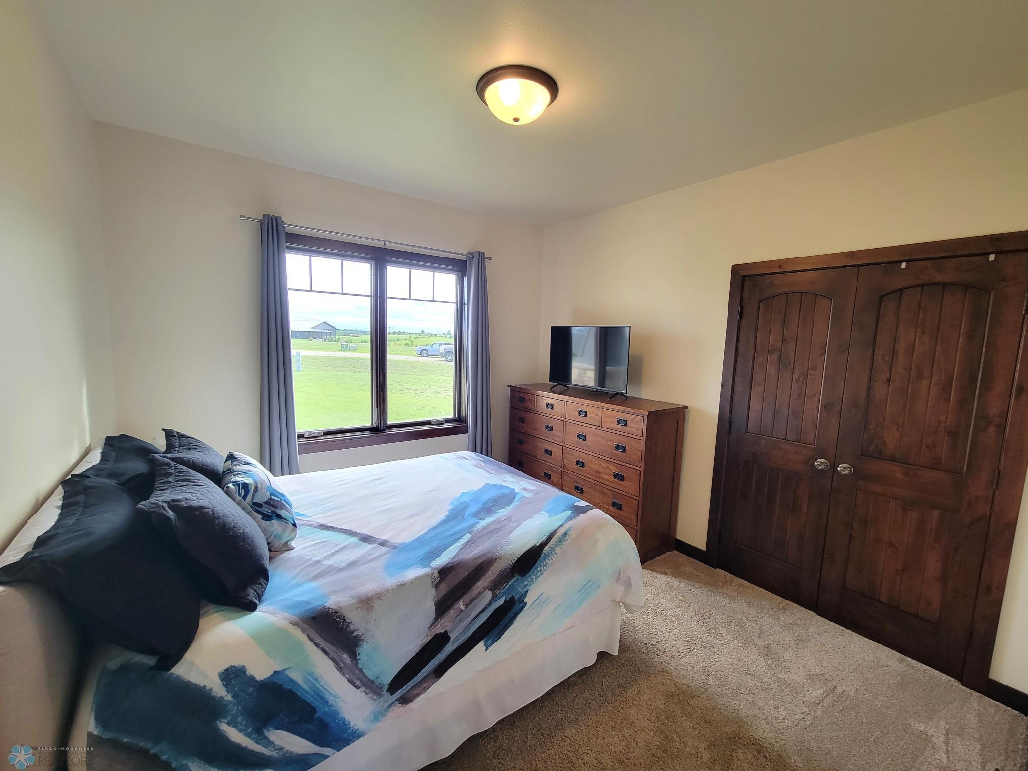 2015 single family home for sale at 11003 Eagles Nest Court in Audubon, MN — 5 bed, 3 bath (photo 21 of 34)