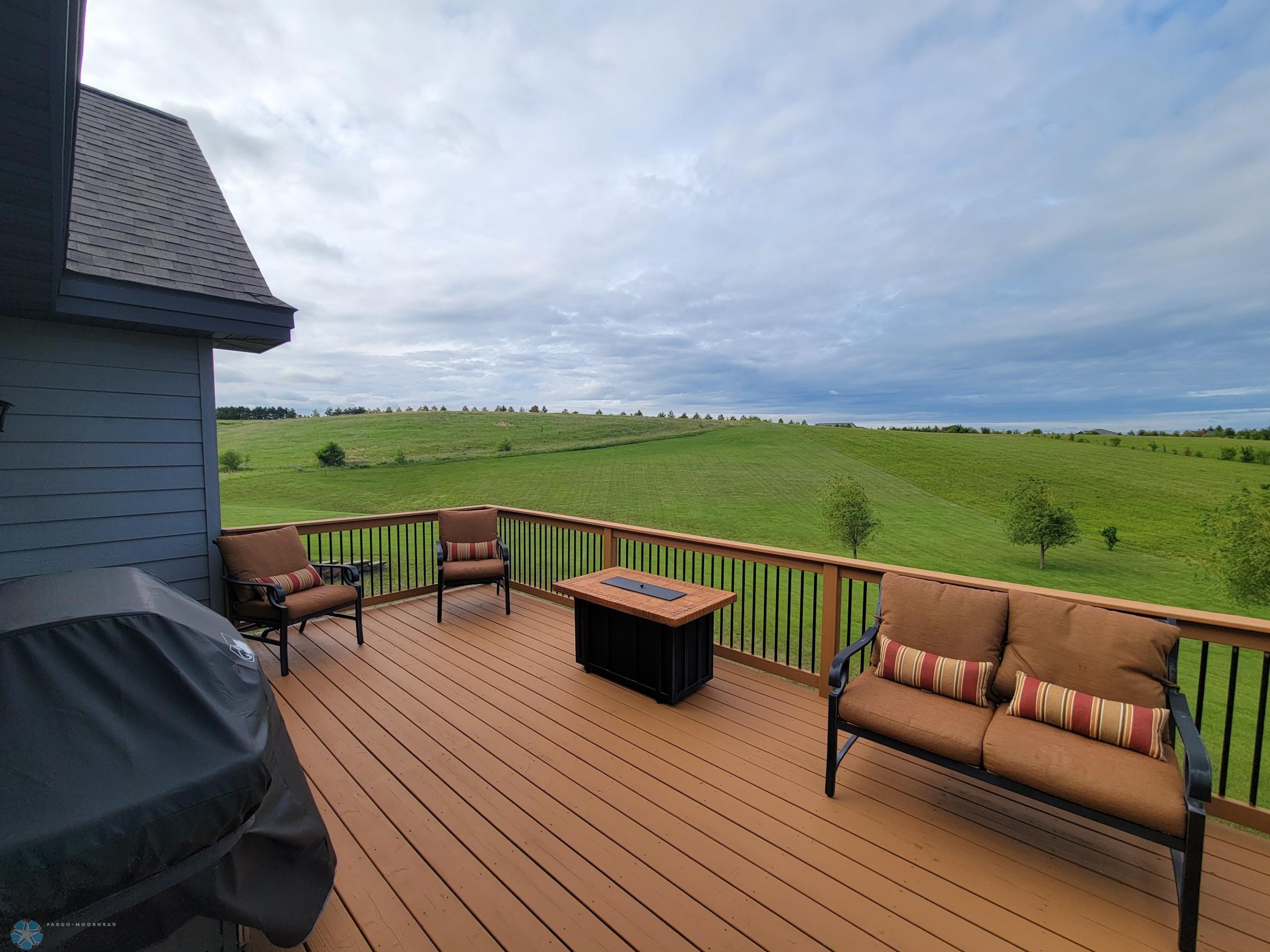 2015 single family home for sale at 11003 Eagles Nest Court in Audubon, MN — 5 bed, 3 bath (photo 6 of 34)