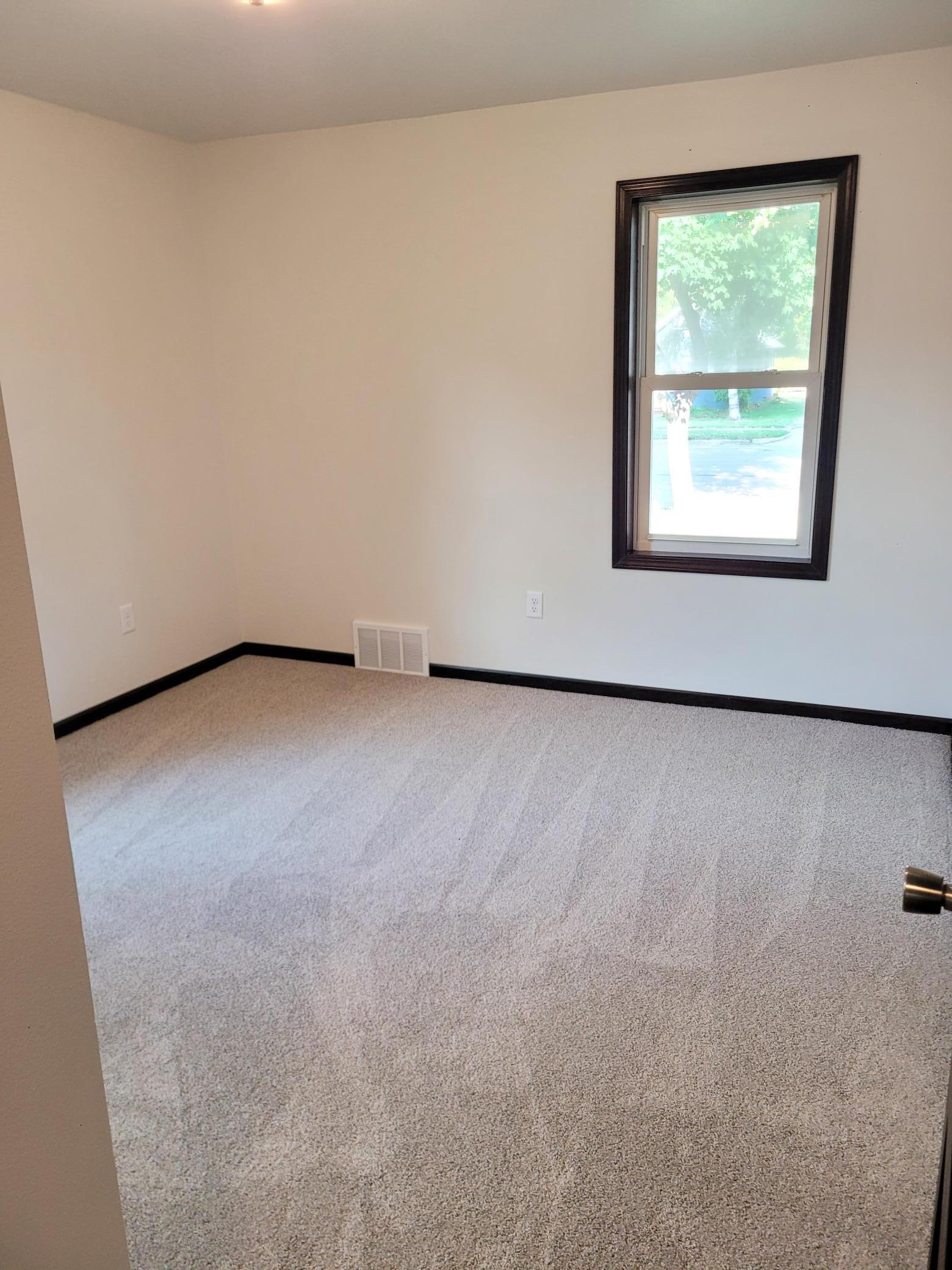 1947 single family home for sale at 311 14th Street N in Moorhead, MN — 3 bed, 2 bath (photo 15 of 35)