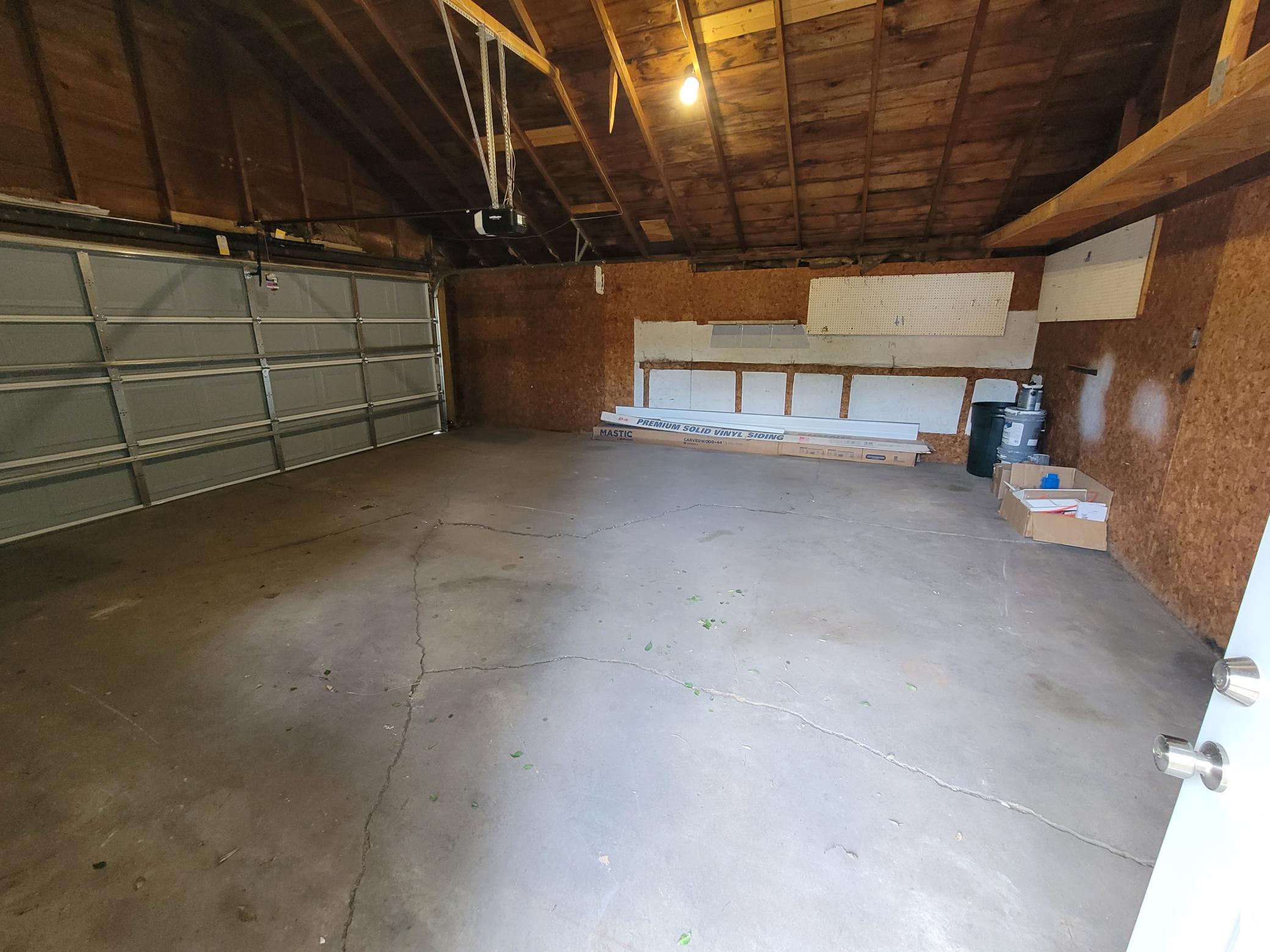1947 single family home for sale at 311 14th Street N in Moorhead, MN — 3 bed, 2 bath (photo 5 of 35)