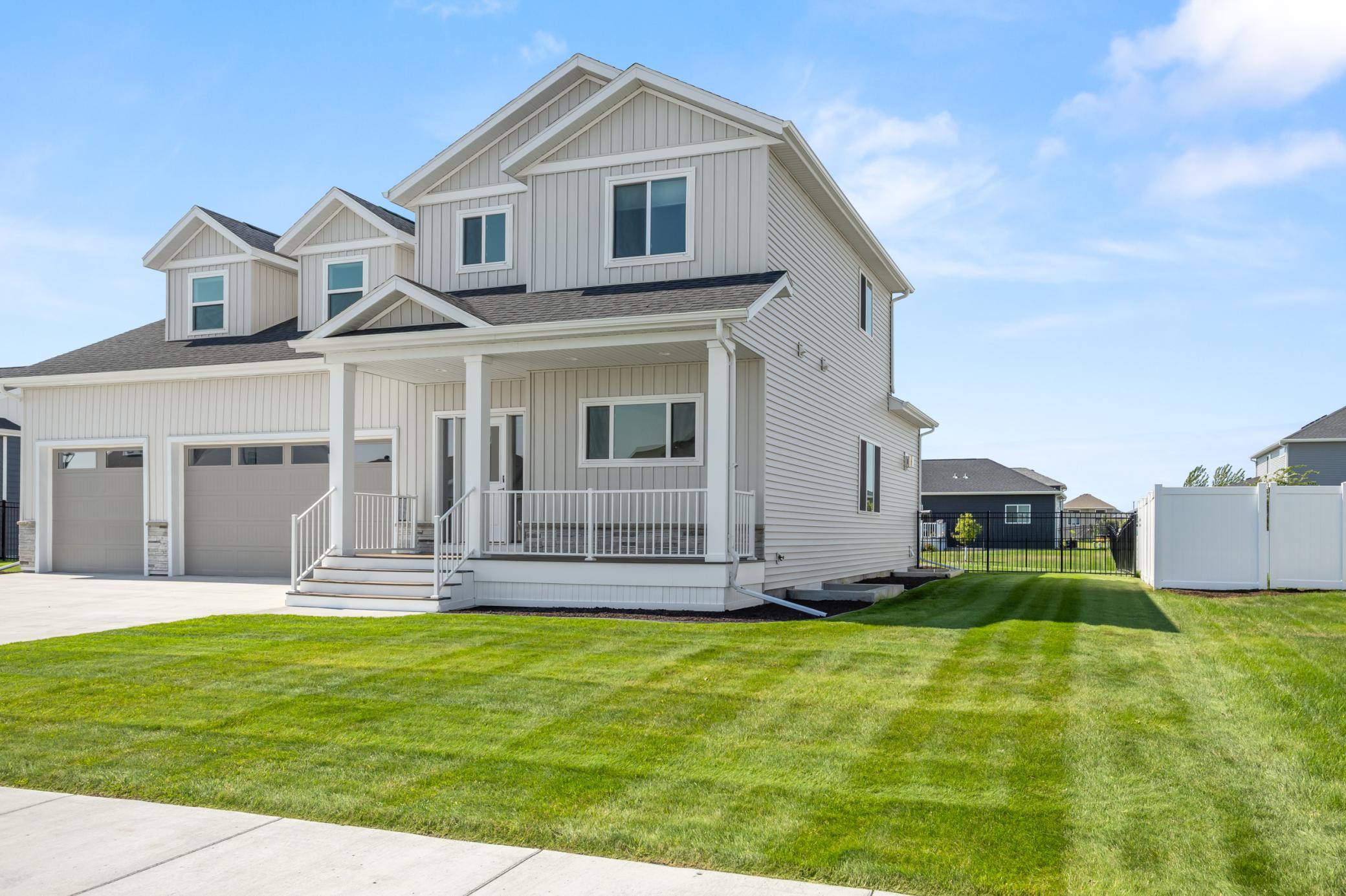 2022 single family home for sale at 7469 Claire Drive S in Fargo, ND — 5 bed, 4 bath (photo 3 of 64)