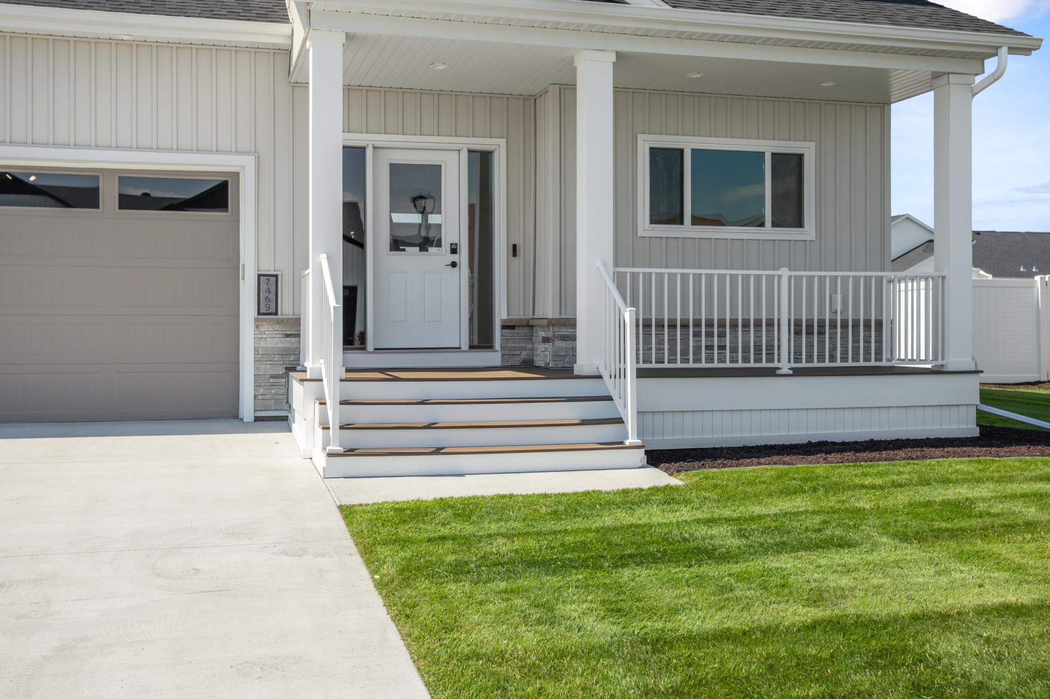 2022 single family home for sale at 7469 Claire Drive S in Fargo, ND — 5 bed, 4 bath (photo 4 of 64)