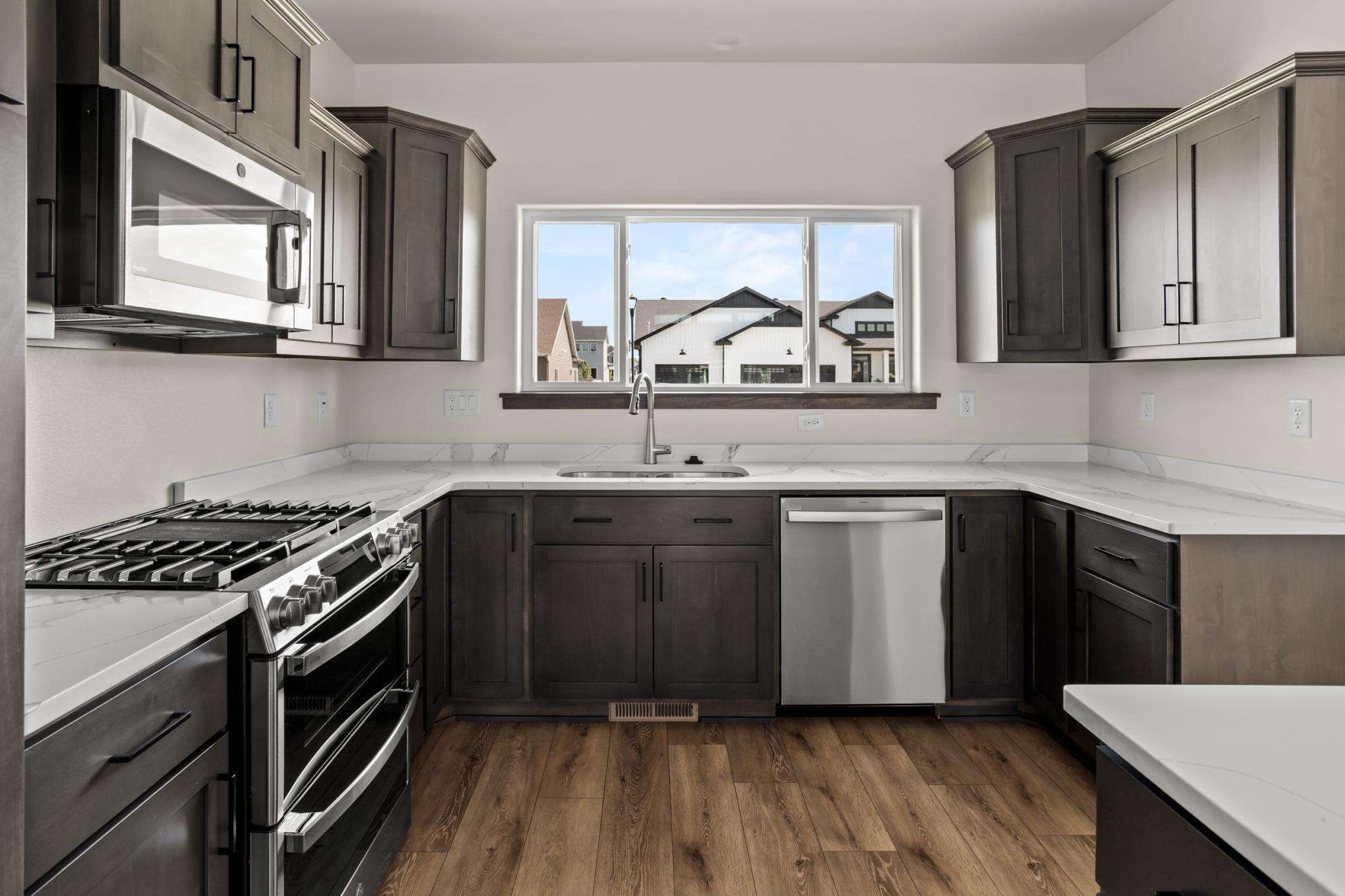 2022 single family home for sale at 7469 Claire Drive S in Fargo, ND — 5 bed, 4 bath (photo 8 of 64)