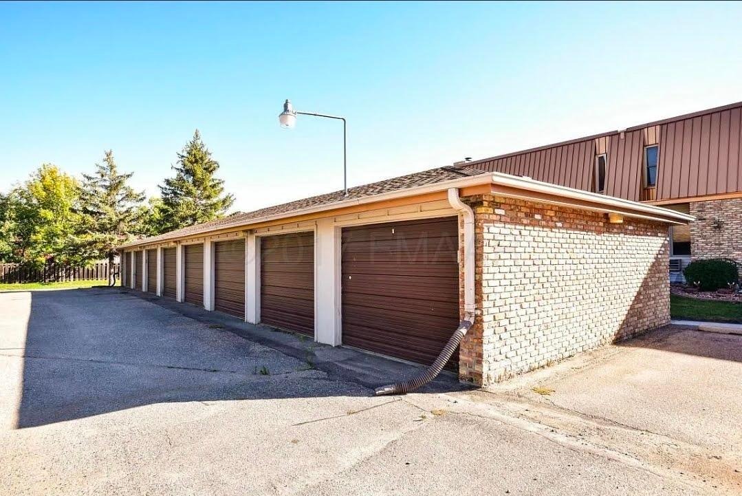 1977 townhouse for sale at 315 12 1/2 Avenue E in West Fargo, ND — 2 bed, 3 bath (photo 2 of 23)