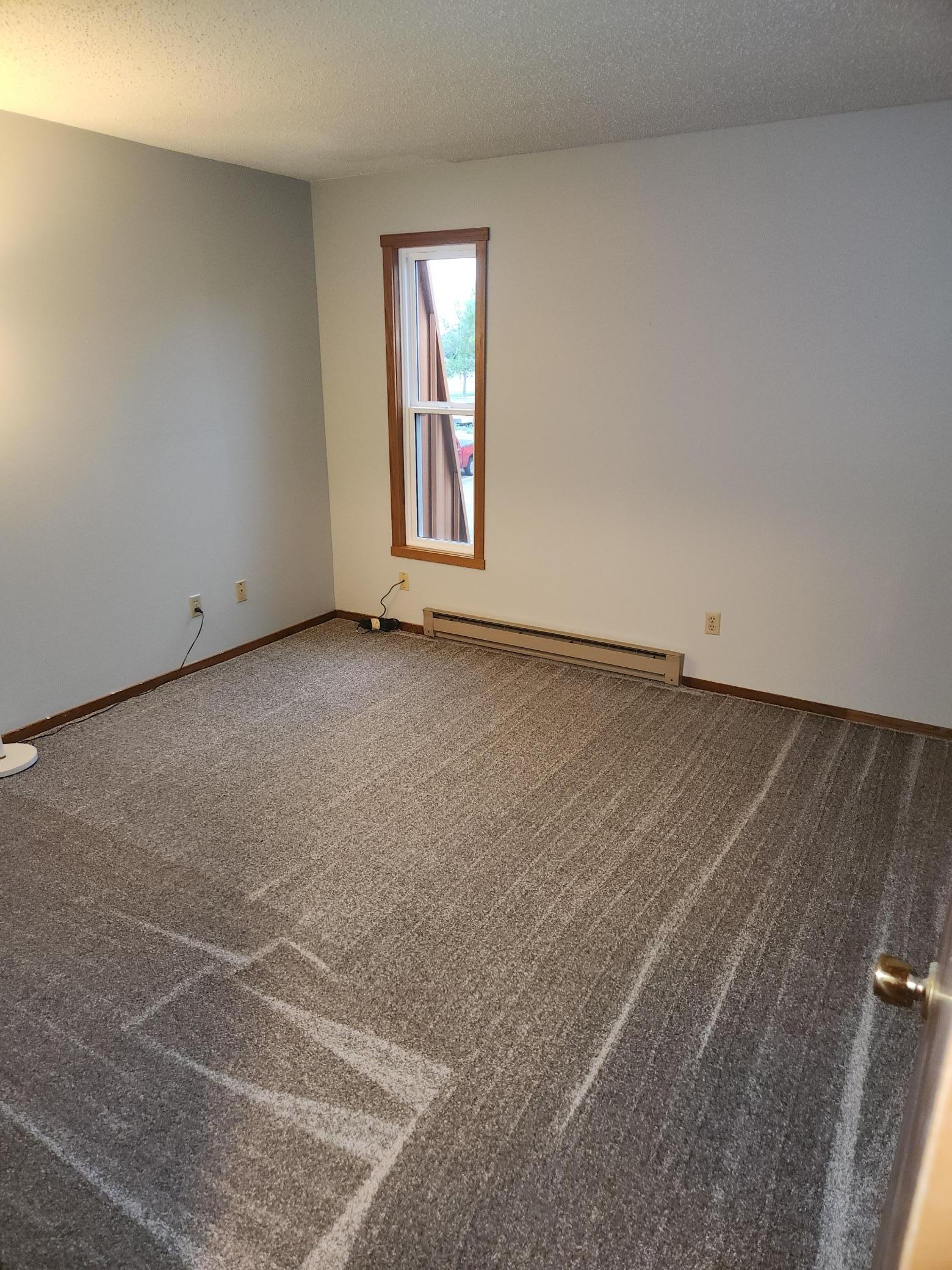 1977 townhouse for sale at 315 12 1/2 Avenue E in West Fargo, ND — 2 bed, 3 bath (photo 11 of 23)