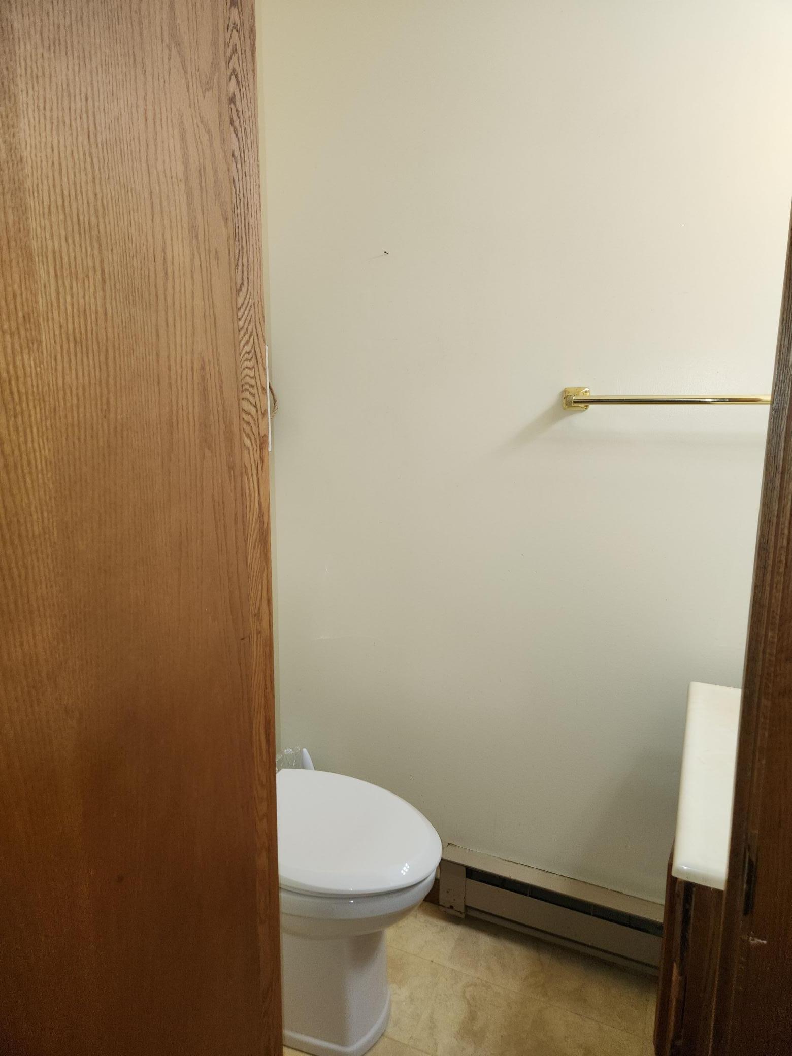 1977 townhouse for sale at 315 12 1/2 Avenue E in West Fargo, ND — 2 bed, 3 bath (photo 7 of 23)