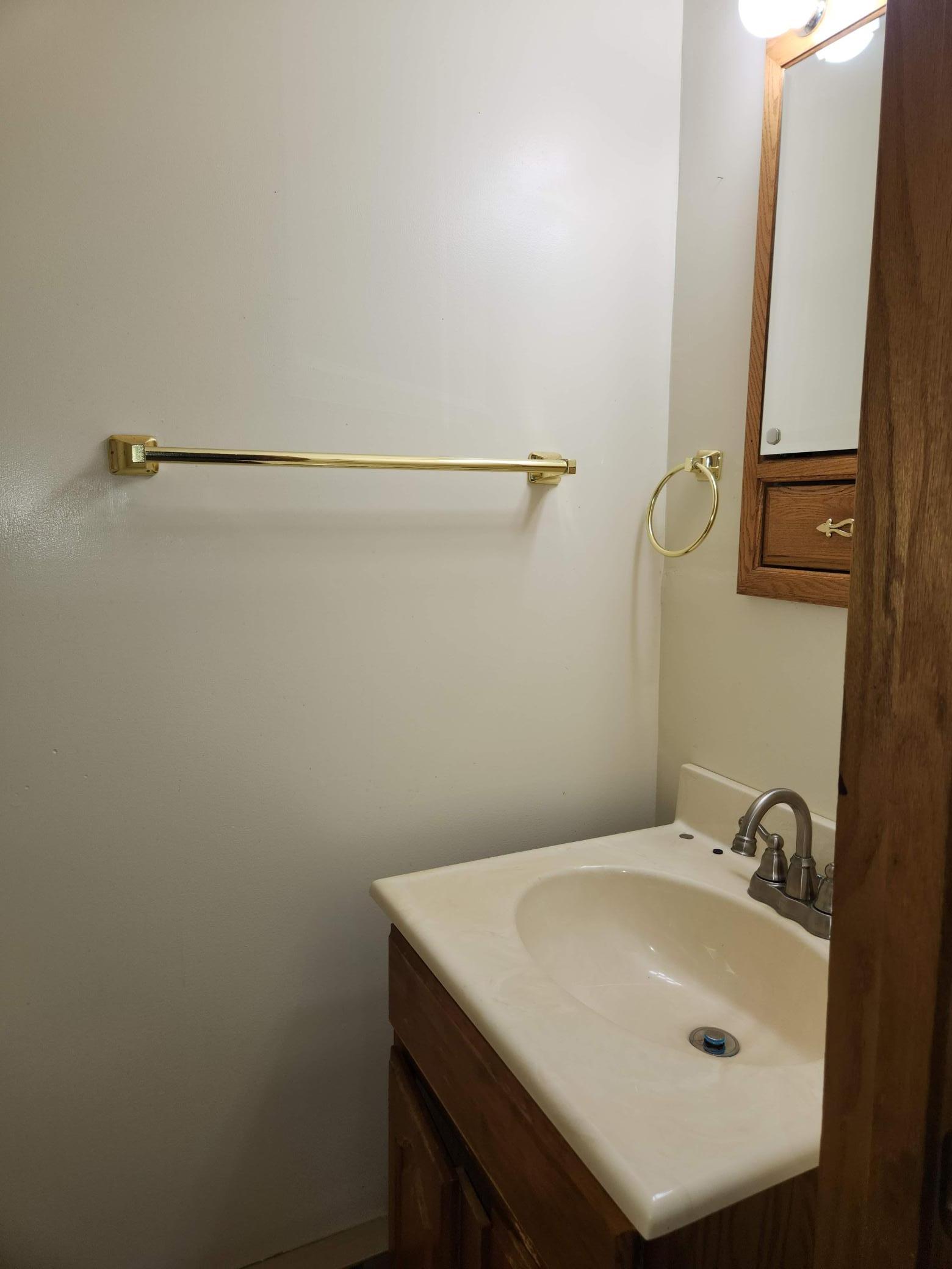1977 townhouse for sale at 315 12 1/2 Avenue E in West Fargo, ND — 2 bed, 3 bath (photo 8 of 23)