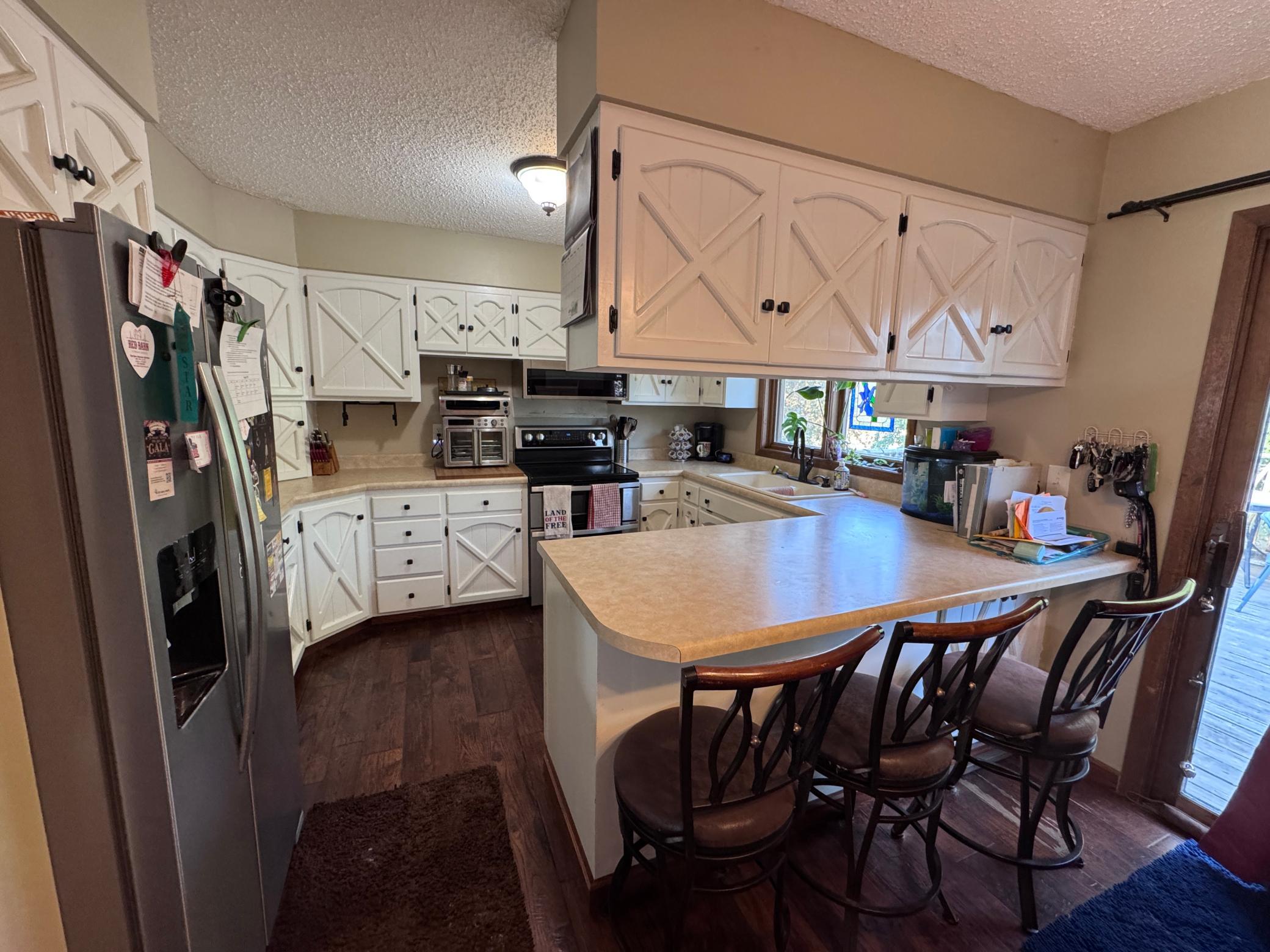 1981 single family home for sale at 1301 Rose Street in Lisbon, ND — 3 bed, 2 bath (photo 2 of 19)