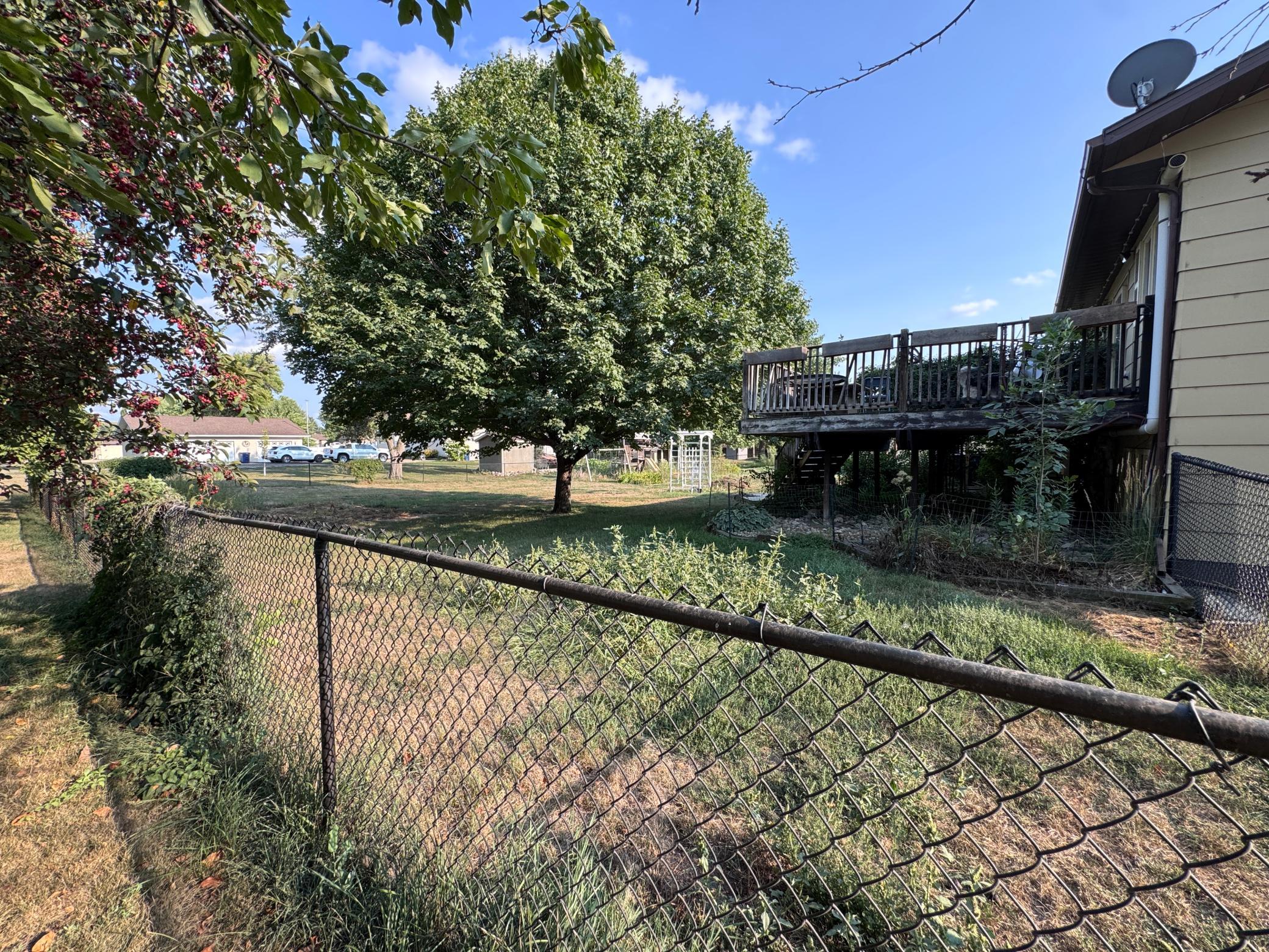 1981 single family home for sale at 1301 Rose Street in Lisbon, ND — 3 bed, 2 bath (photo 18 of 19)