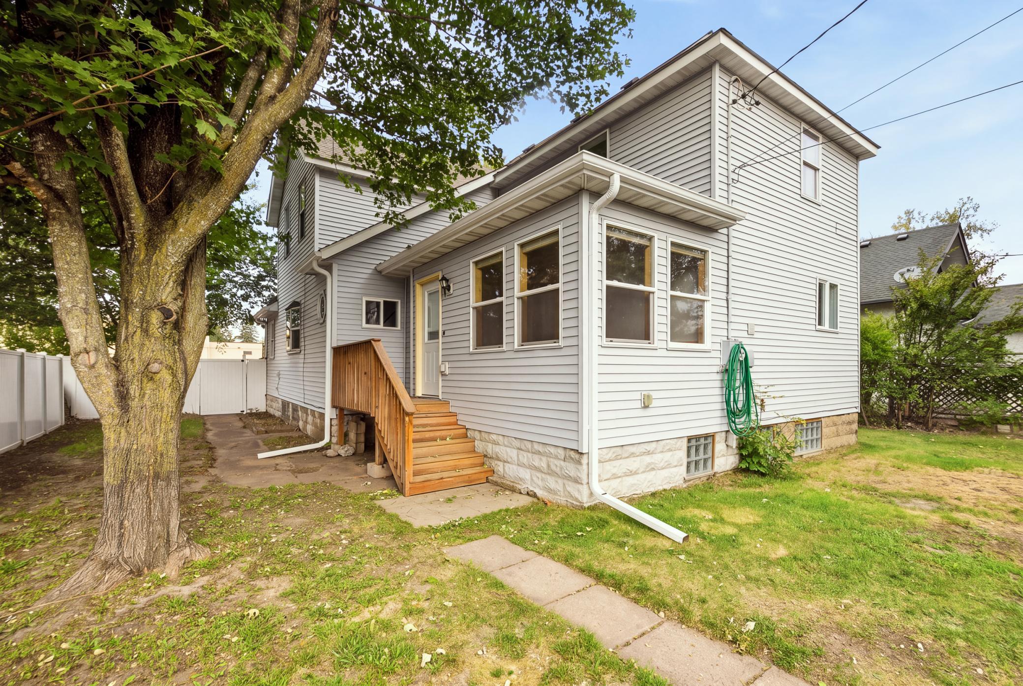 1885 single family home for sale at 618 N 8th Street in Brainerd, MN — 4 bed, 3 bath (photo 2 of 43)
