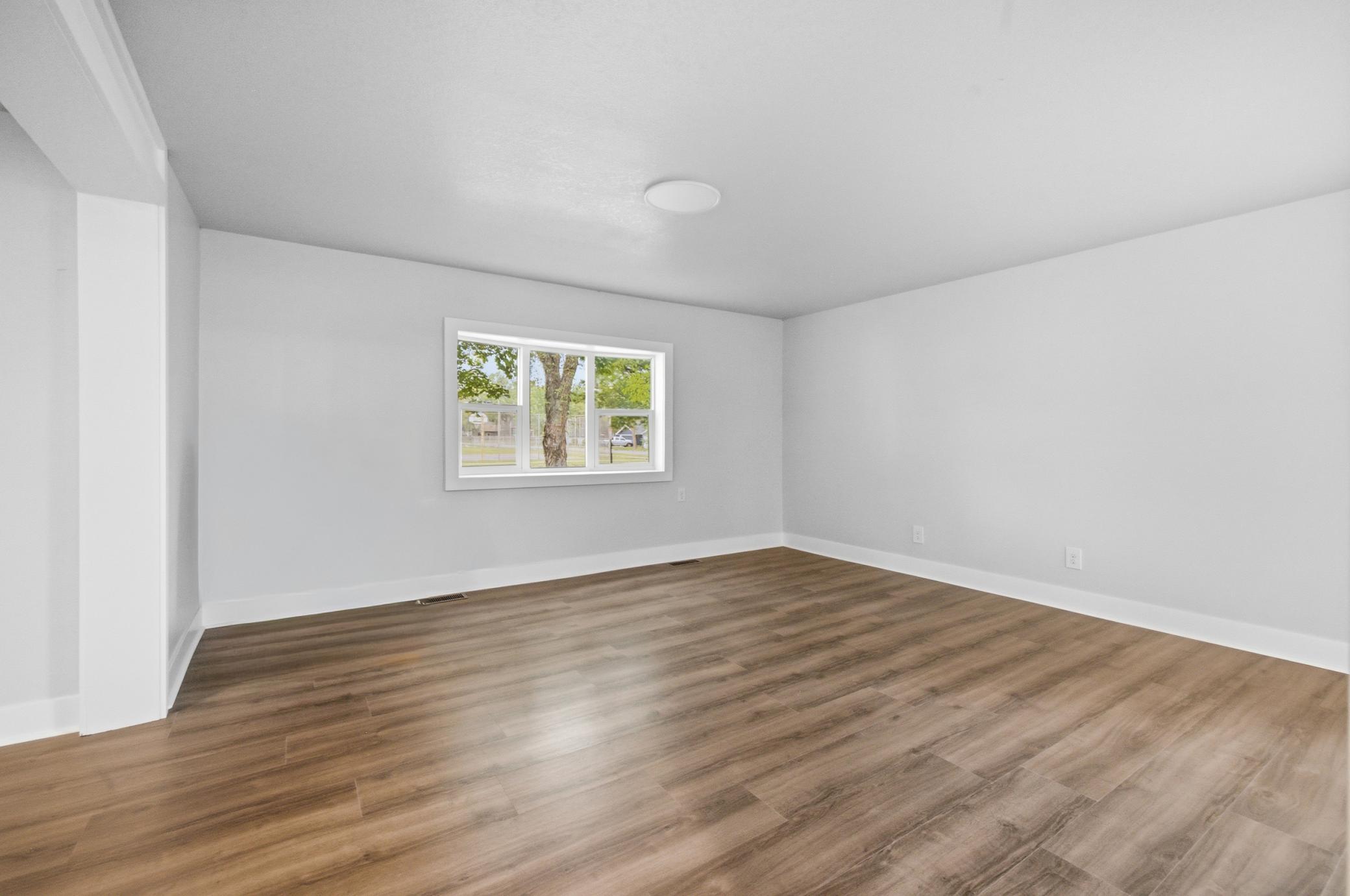 1885 single family home for sale at 618 N 8th Street in Brainerd, MN — 4 bed, 3 bath (photo 5 of 43)