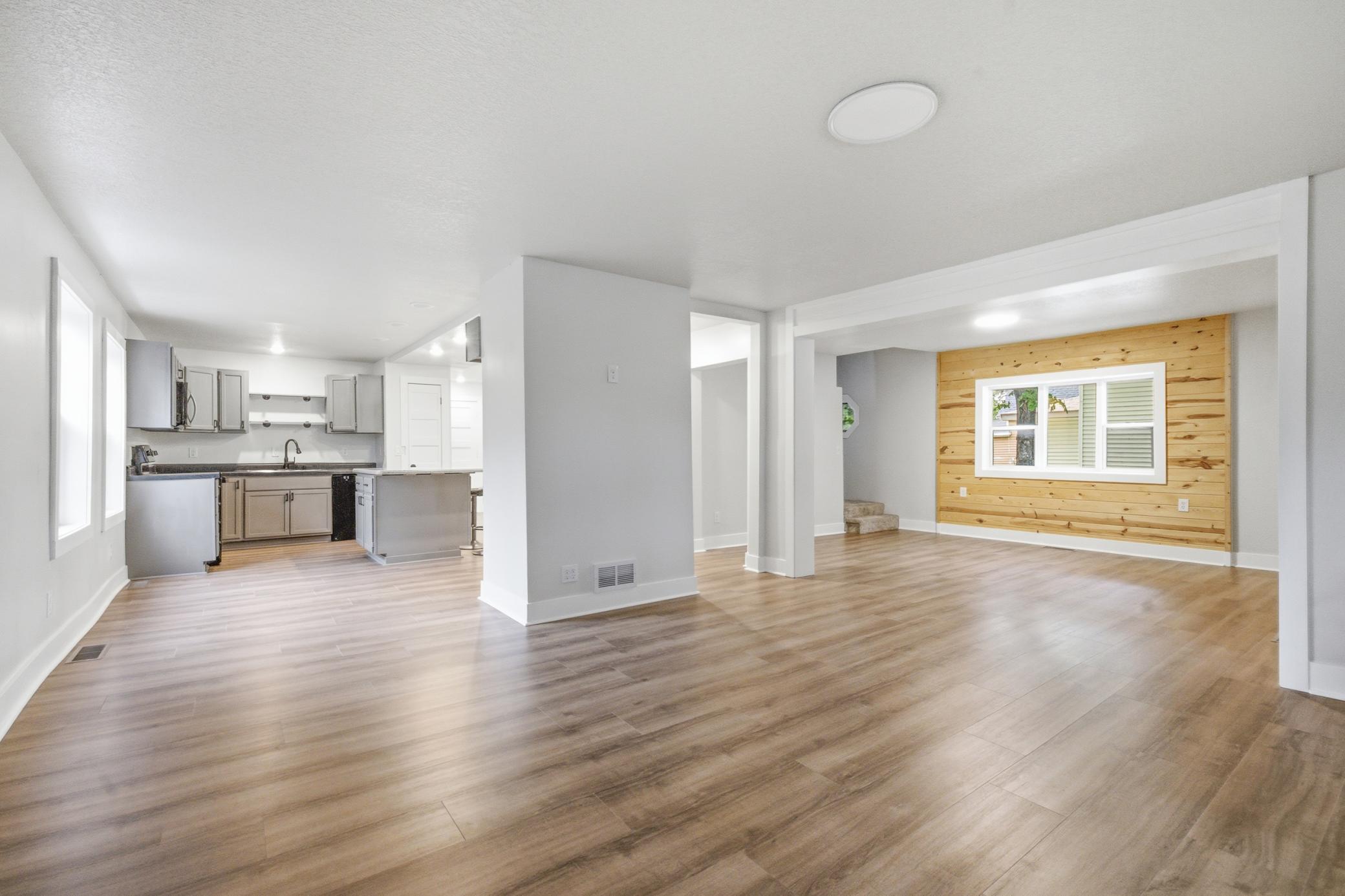 1885 single family home for sale at 618 N 8th Street in Brainerd, MN — 4 bed, 3 bath (photo 7 of 43)