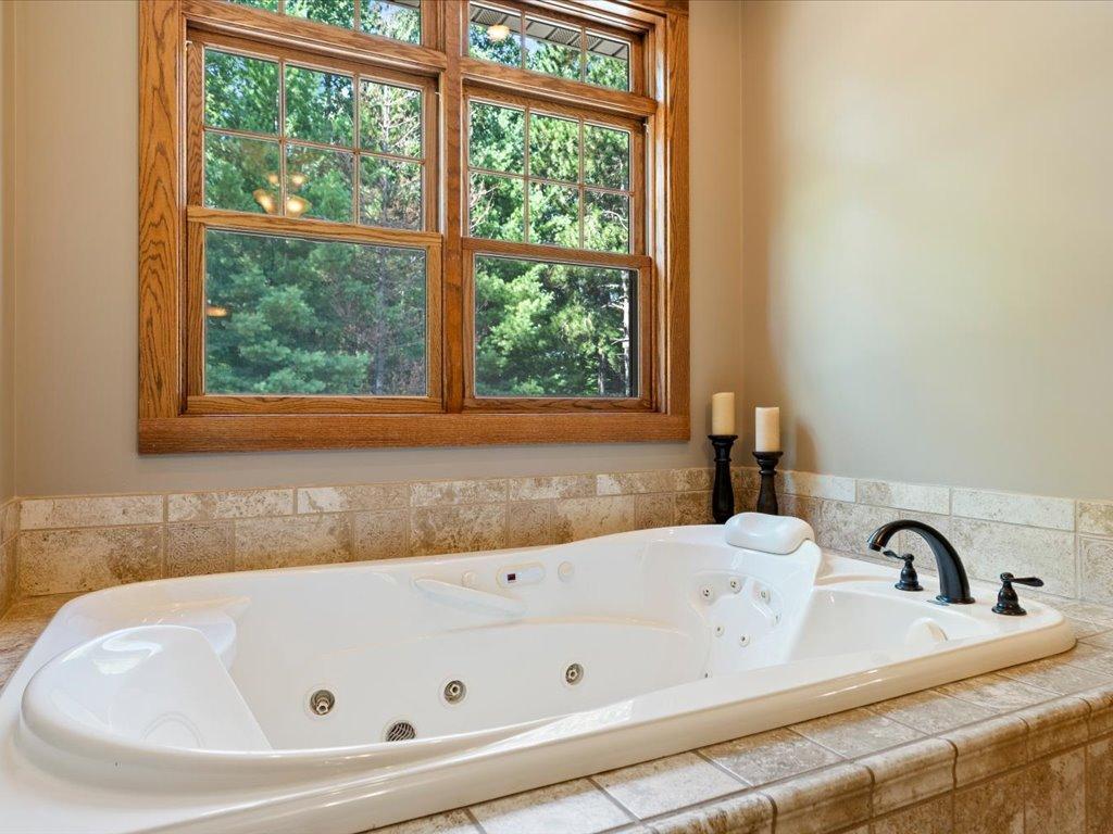 2010 single family home for sale at 22401 Camp Lincoln Road in Nisswa, MN — 5 bed, 3 bath (photo 21 of 60)