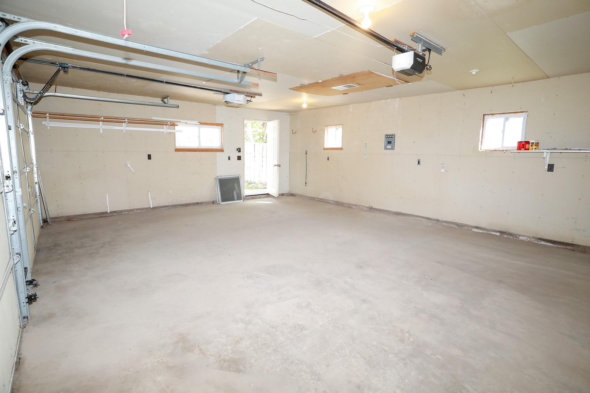 1914 single family home for sale at 507 Scott Avenue SE in Bemidji, MN — 3 bed, 2 bath (photo 8 of 23)