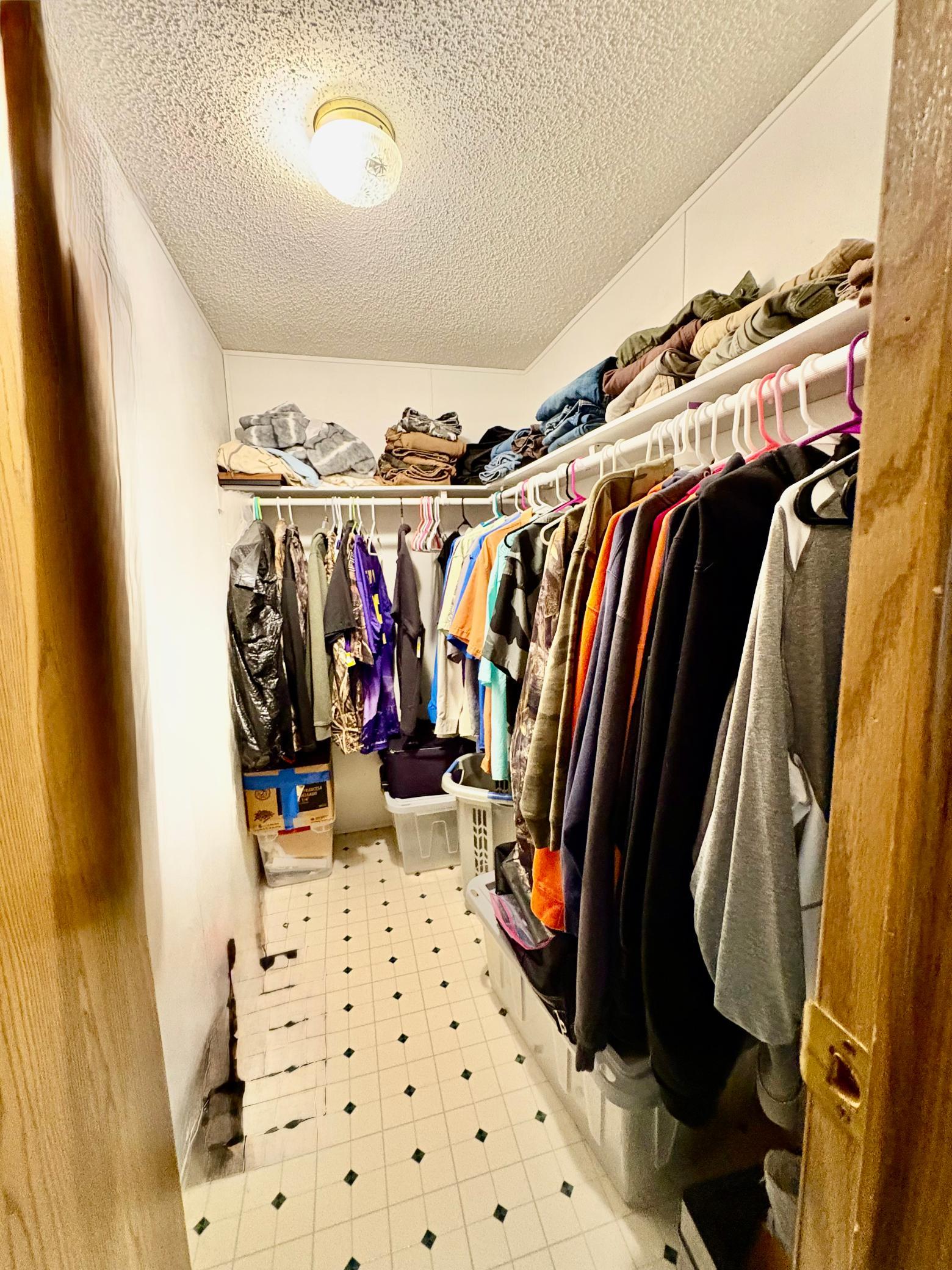 1997 single family home for sale at 29386 685th Avenue in Roosevelt, MN — 3 bed, 2 bath (photo 17 of 46)