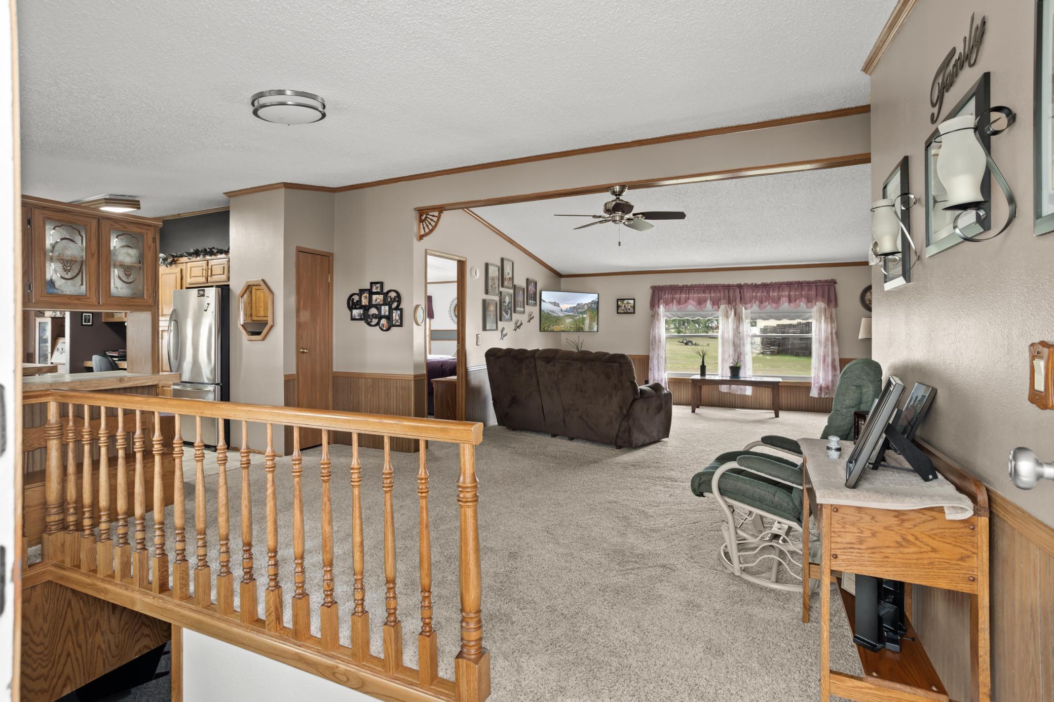 1993 single family home for sale at 612 N Mill Street in Fertile, MN — 4 bed, 3 bath (photo 2 of 67)
