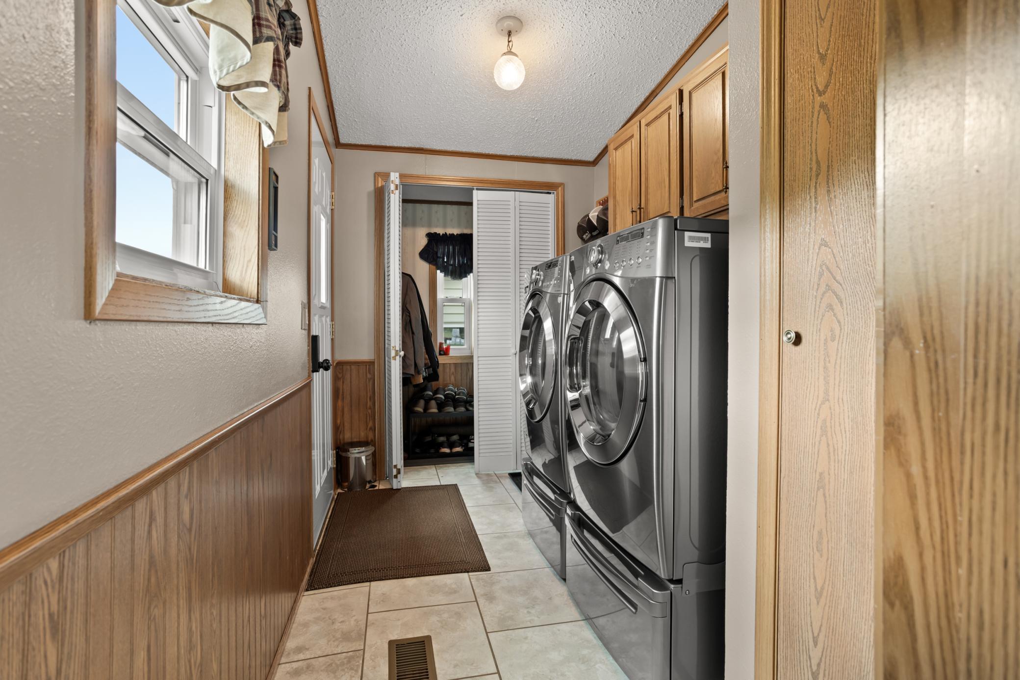 1993 single family home for sale at 612 N Mill Street in Fertile, MN — 4 bed, 3 bath (photo 11 of 67)