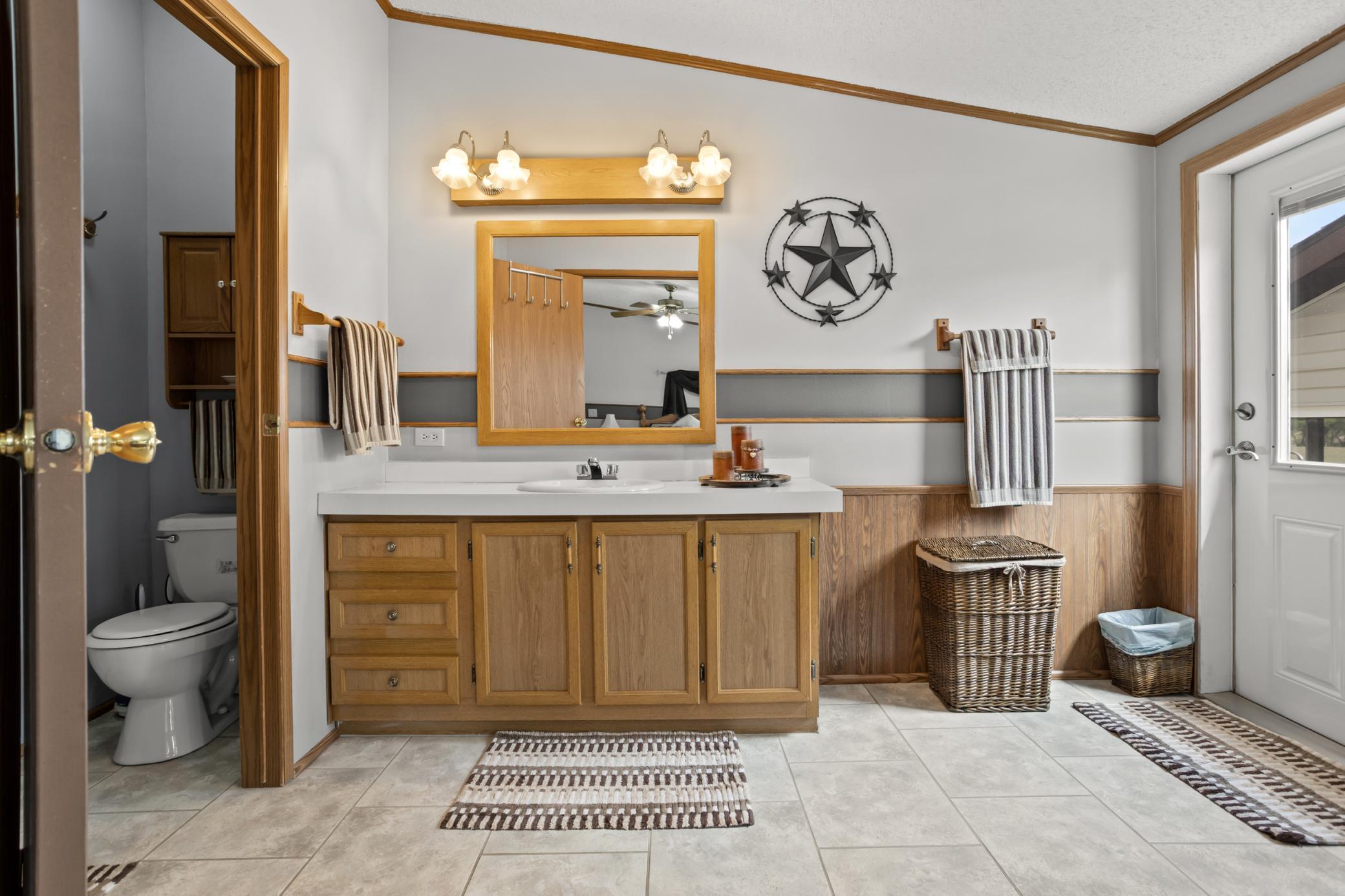 1993 single family home for sale at 612 N Mill Street in Fertile, MN — 4 bed, 3 bath (photo 14 of 67)