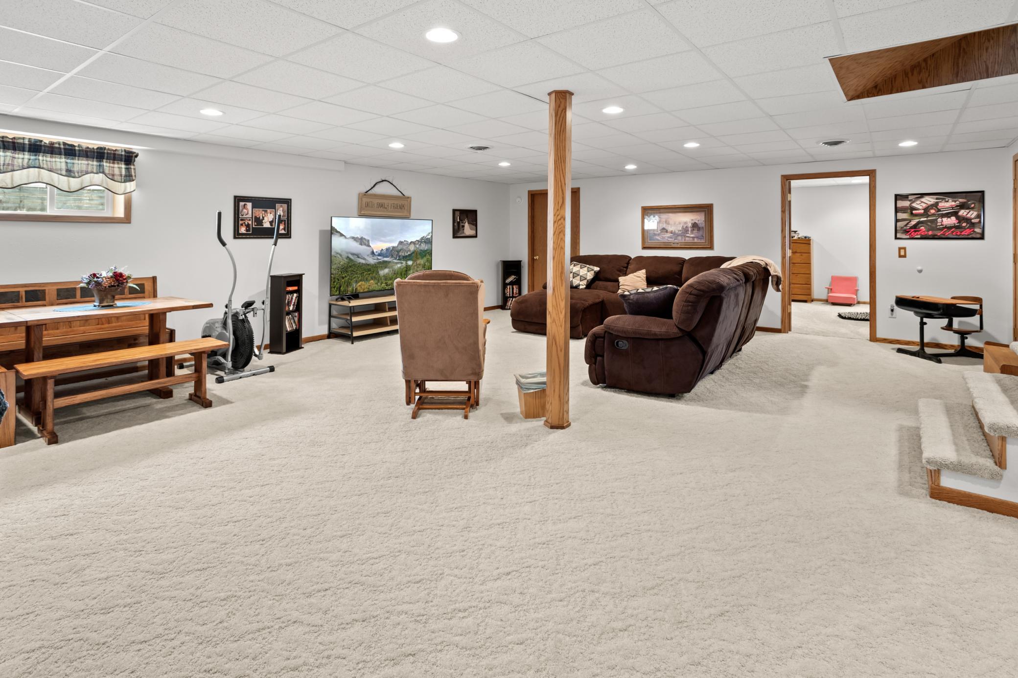 1993 single family home for sale at 612 N Mill Street in Fertile, MN — 4 bed, 3 bath (photo 25 of 67)