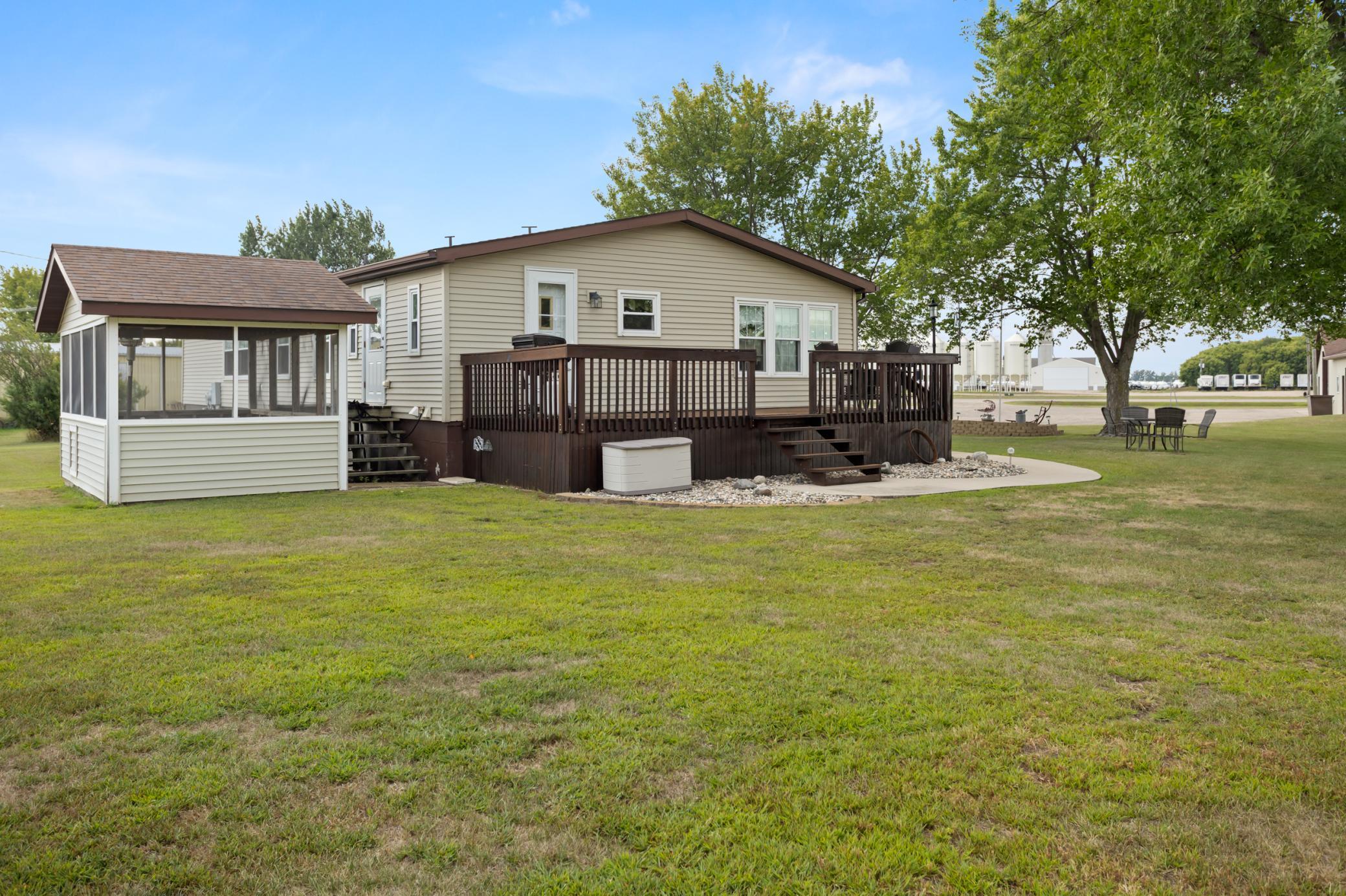 1993 single family home for sale at 612 N Mill Street in Fertile, MN — 4 bed, 3 bath (photo 40 of 67)