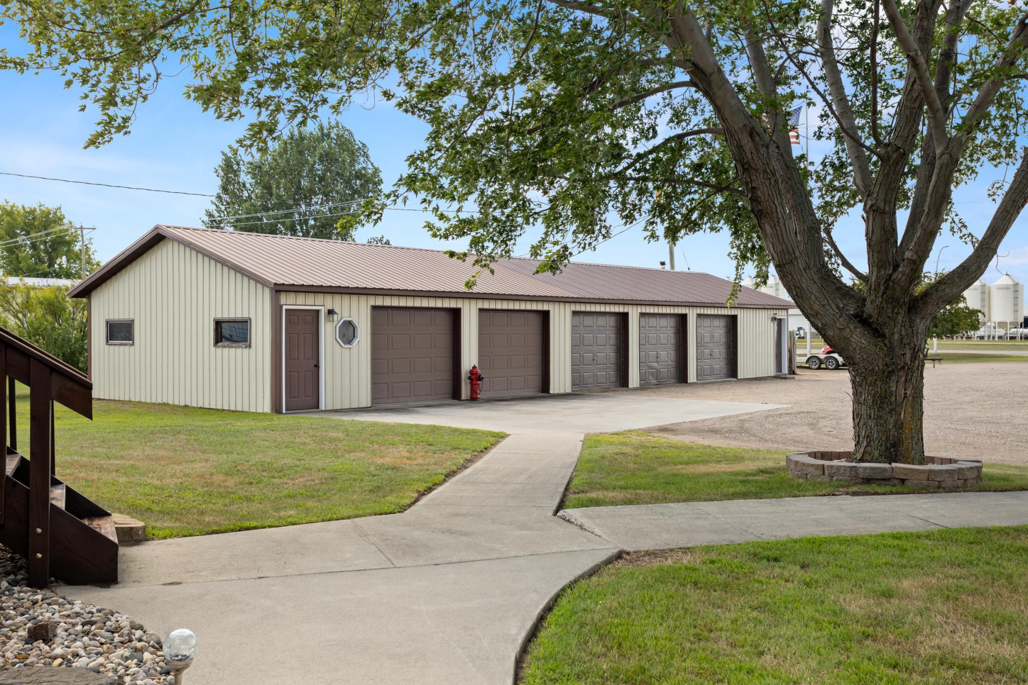 1993 single family home for sale at 612 N Mill Street in Fertile, MN — 4 bed, 3 bath (photo 55 of 67)