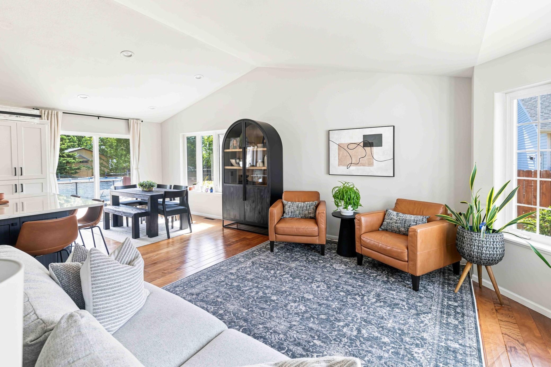 1999 single family home for sale at 611 11th Street W in West Fargo, ND — 4 bed, 3 bath (photo 14 of 67)