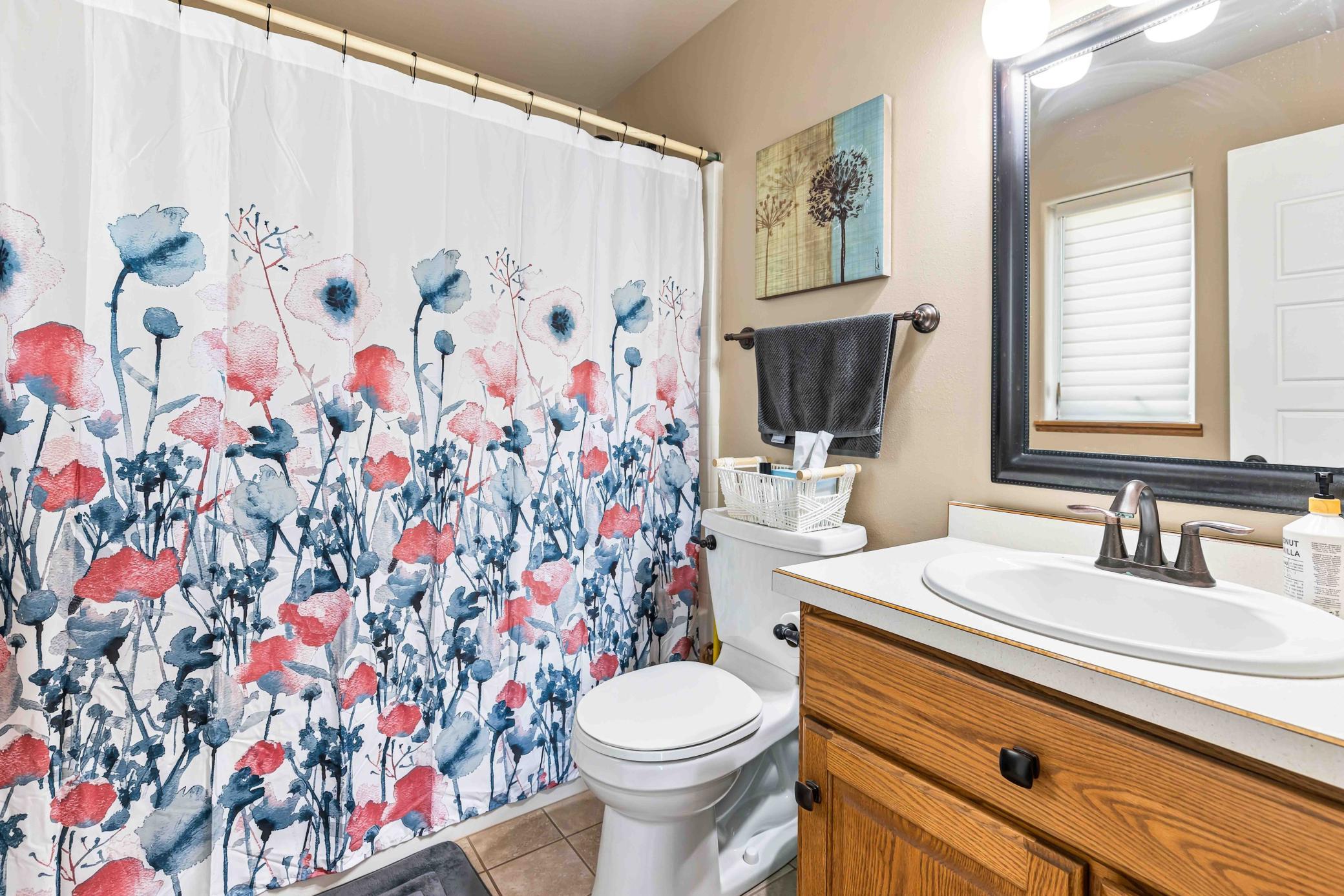 1999 single family home for sale at 611 11th Street W in West Fargo, ND — 4 bed, 3 bath (photo 28 of 67)