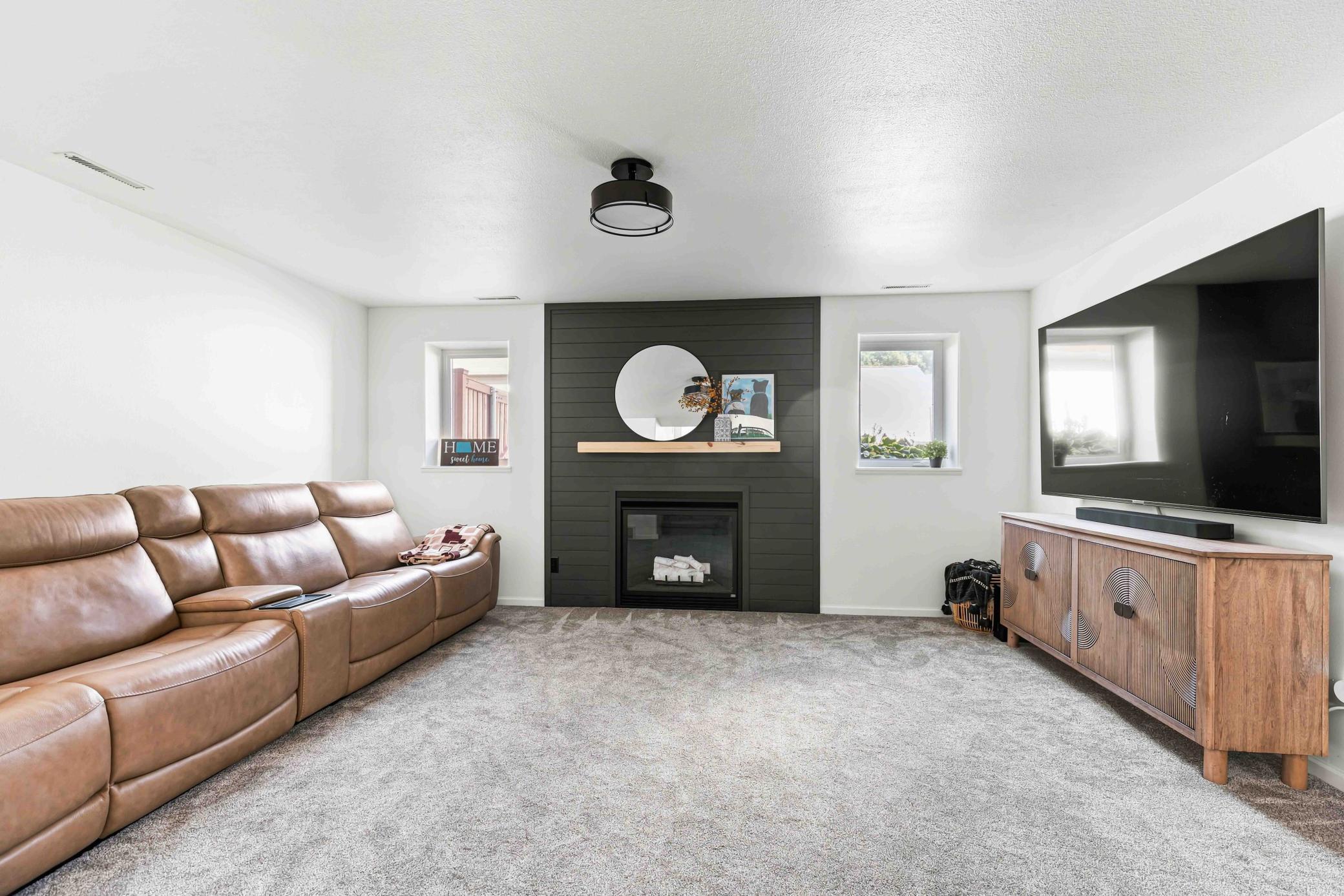 1999 single family home for sale at 611 11th Street W in West Fargo, ND — 4 bed, 3 bath (photo 37 of 67)