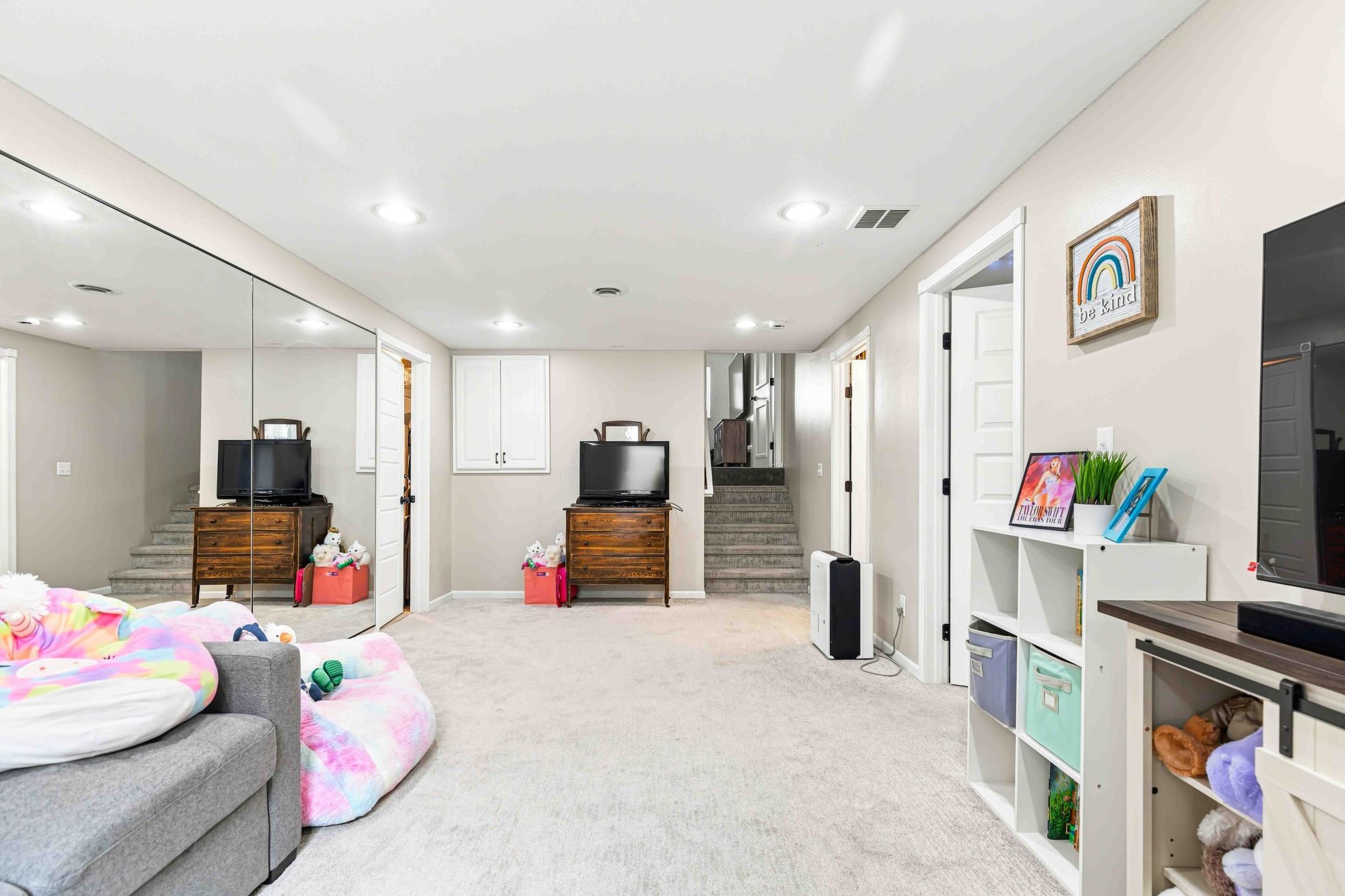 1999 single family home for sale at 611 11th Street W in West Fargo, ND — 4 bed, 3 bath (photo 42 of 67)