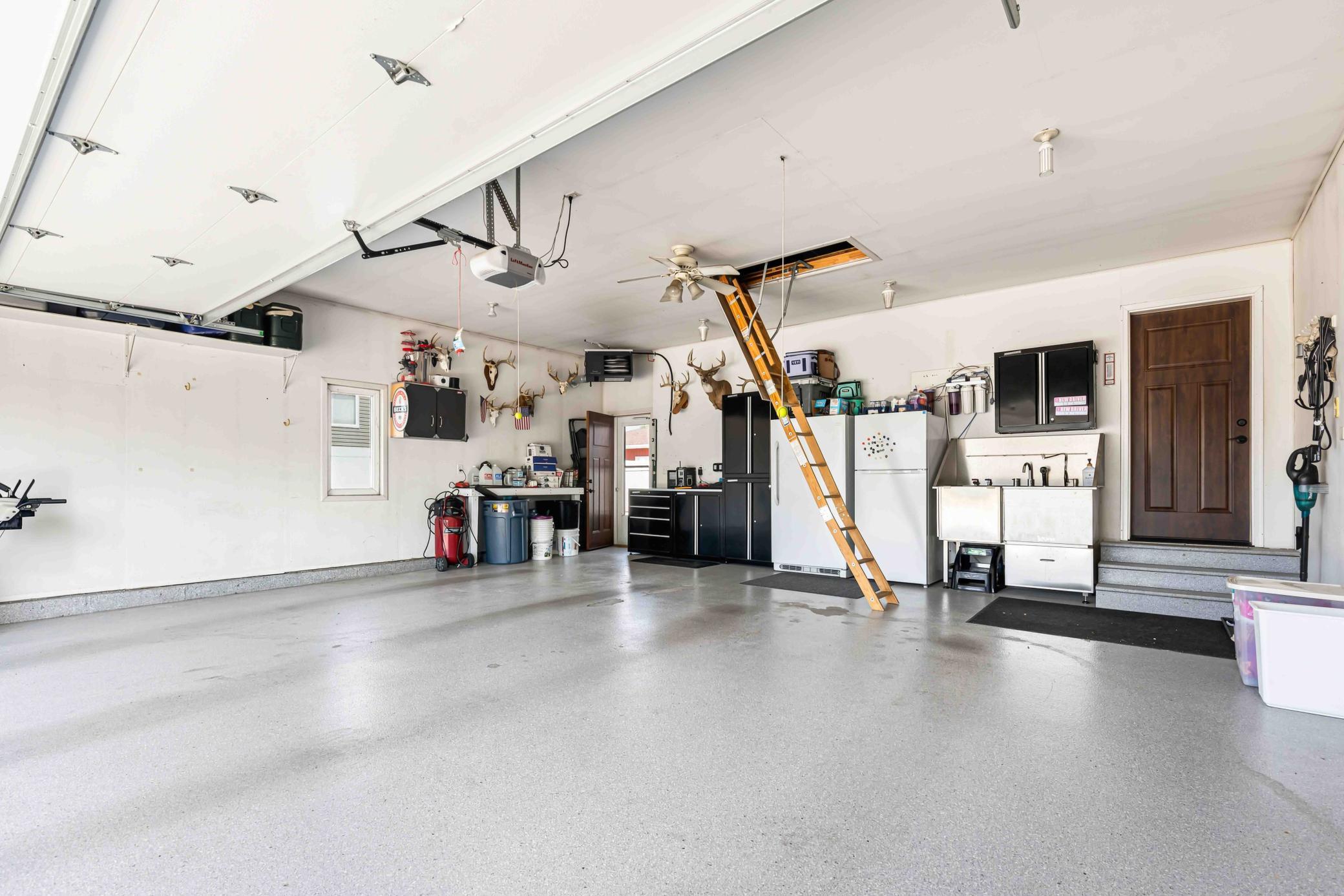 1999 single family home for sale at 611 11th Street W in West Fargo, ND — 4 bed, 3 bath (photo 49 of 67)